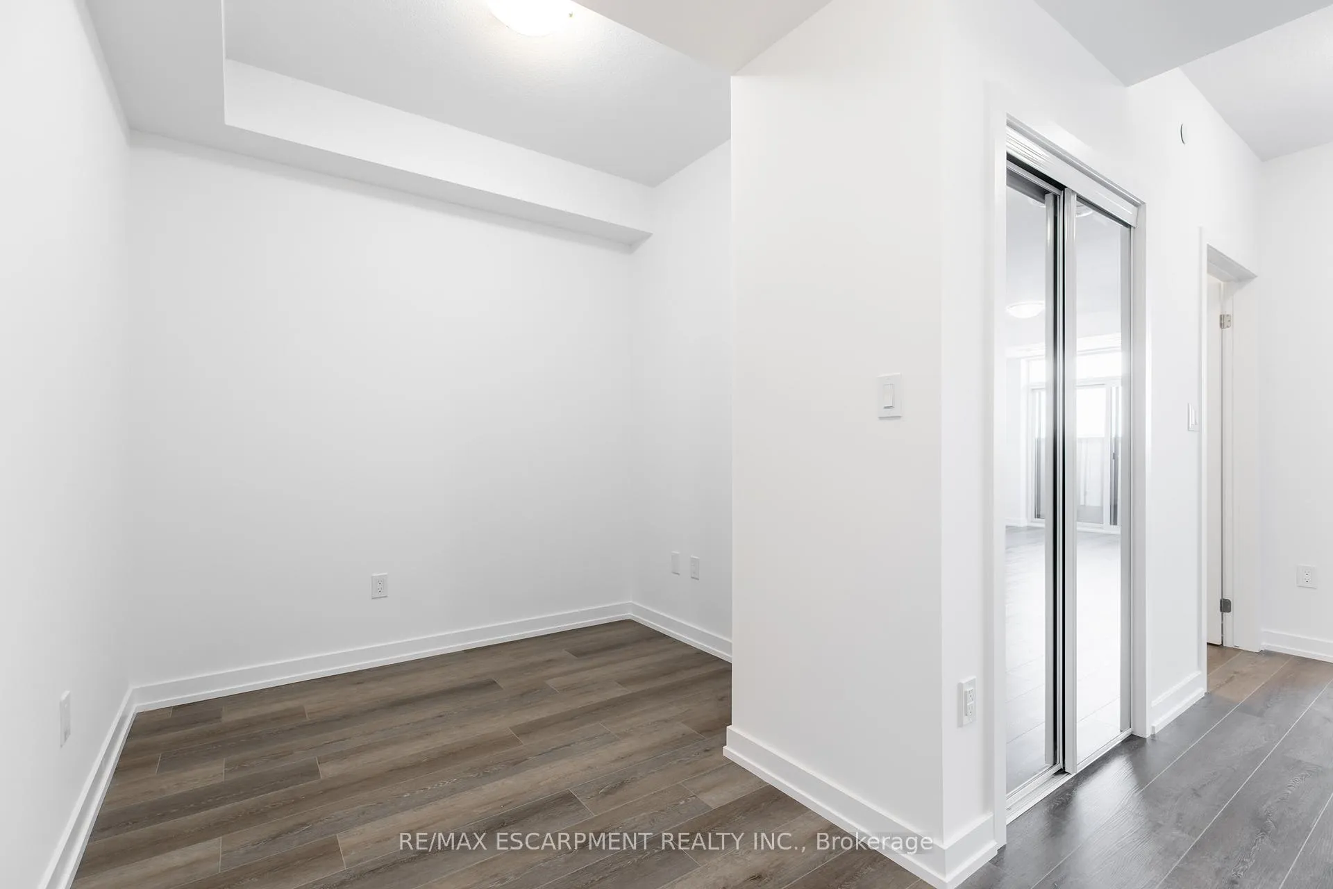 Photo 11 of Unit 336, 10 Mallard Trail, Hamilton, Waterdown — HOMEH