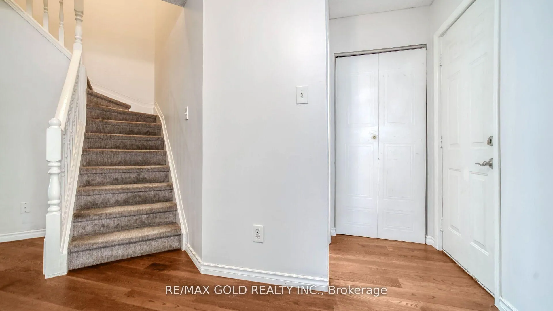 Photo 11 of 222 Fleming Drive, London, East D — HOMEH