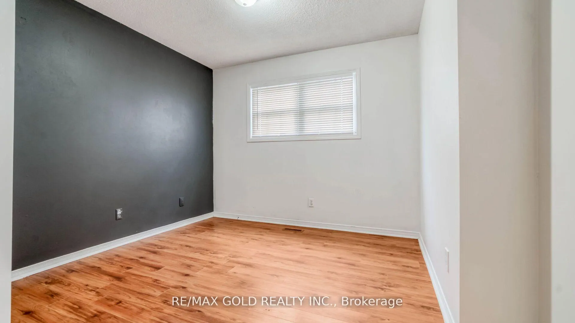 Photo 18 of 222 Fleming Drive, London, East D — HOMEH