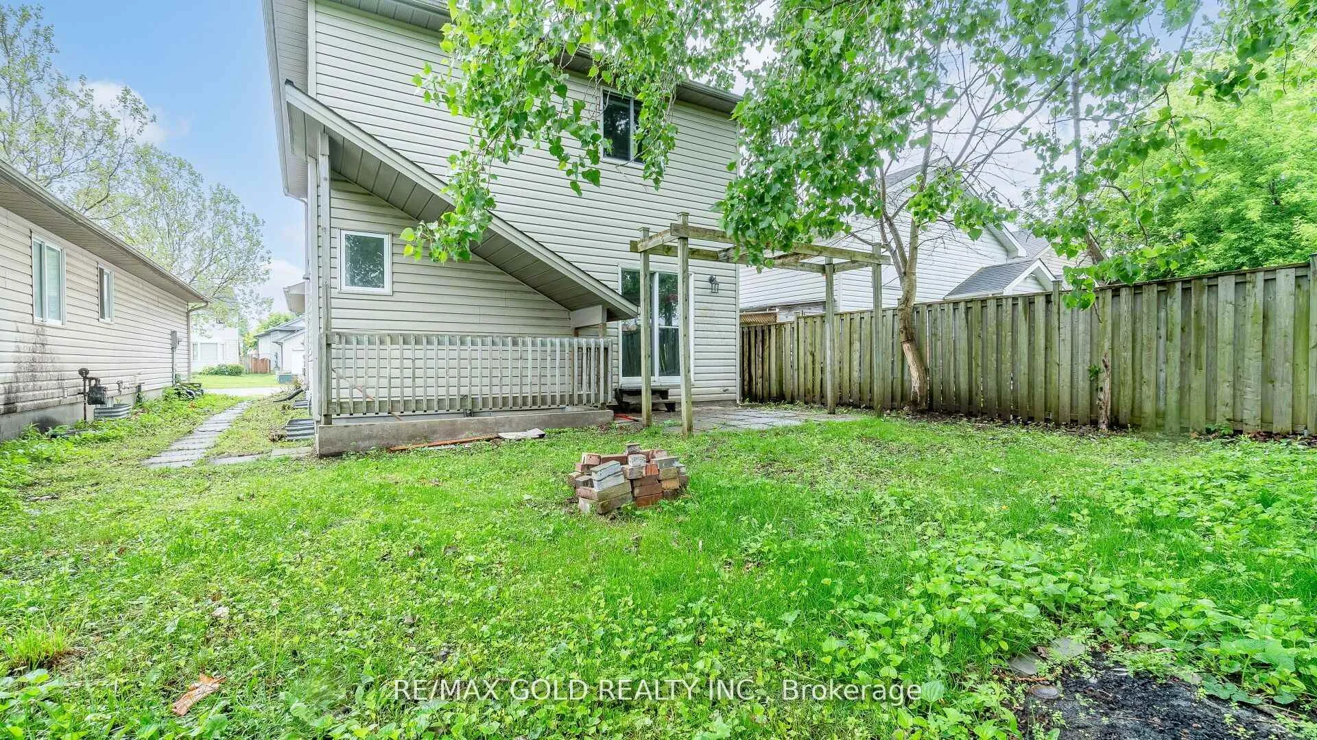 Photo 21 of 222 Fleming Drive, London, East D — HOMEH