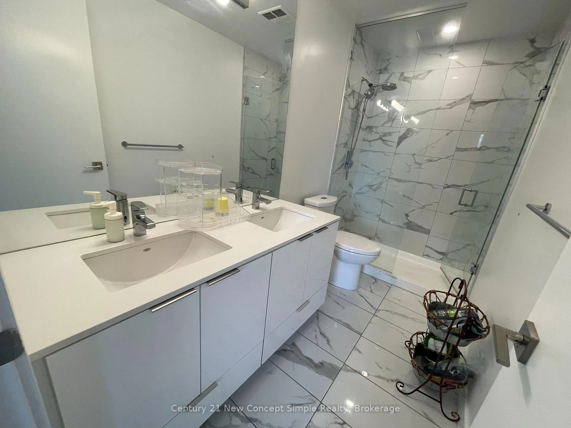 Photo 10 of Unit 302, 609 Avenue Road, Toronto, Yonge-St. Clair — HOMEH