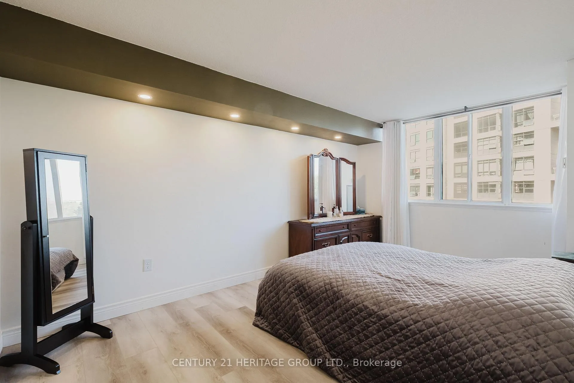 Photo 19 of Unit 209, 270 Davis Drive, Newmarket, Central Newmarket — HOMEH