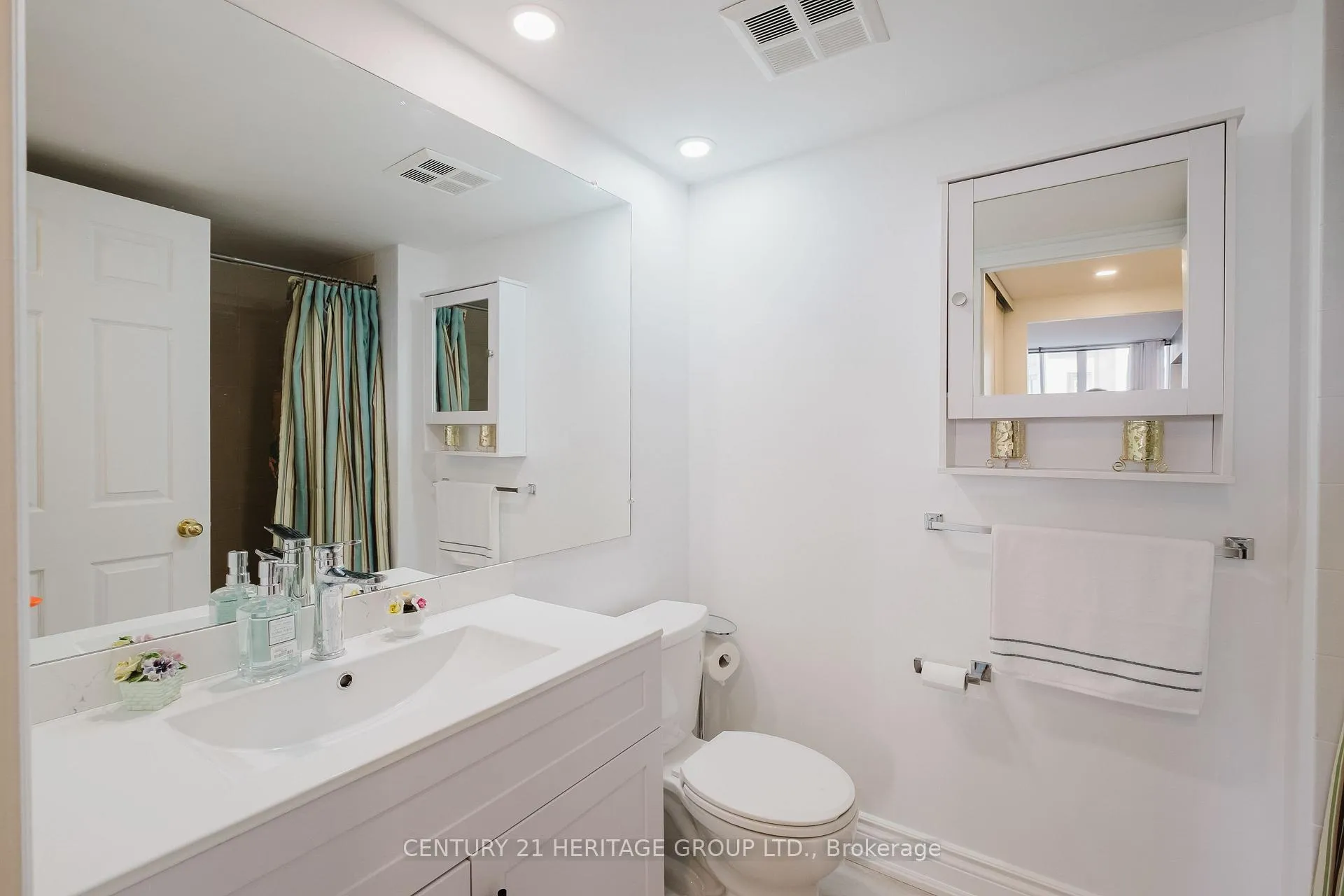 Photo 20 of Unit 209, 270 Davis Drive, Newmarket, Central Newmarket — HOMEH
