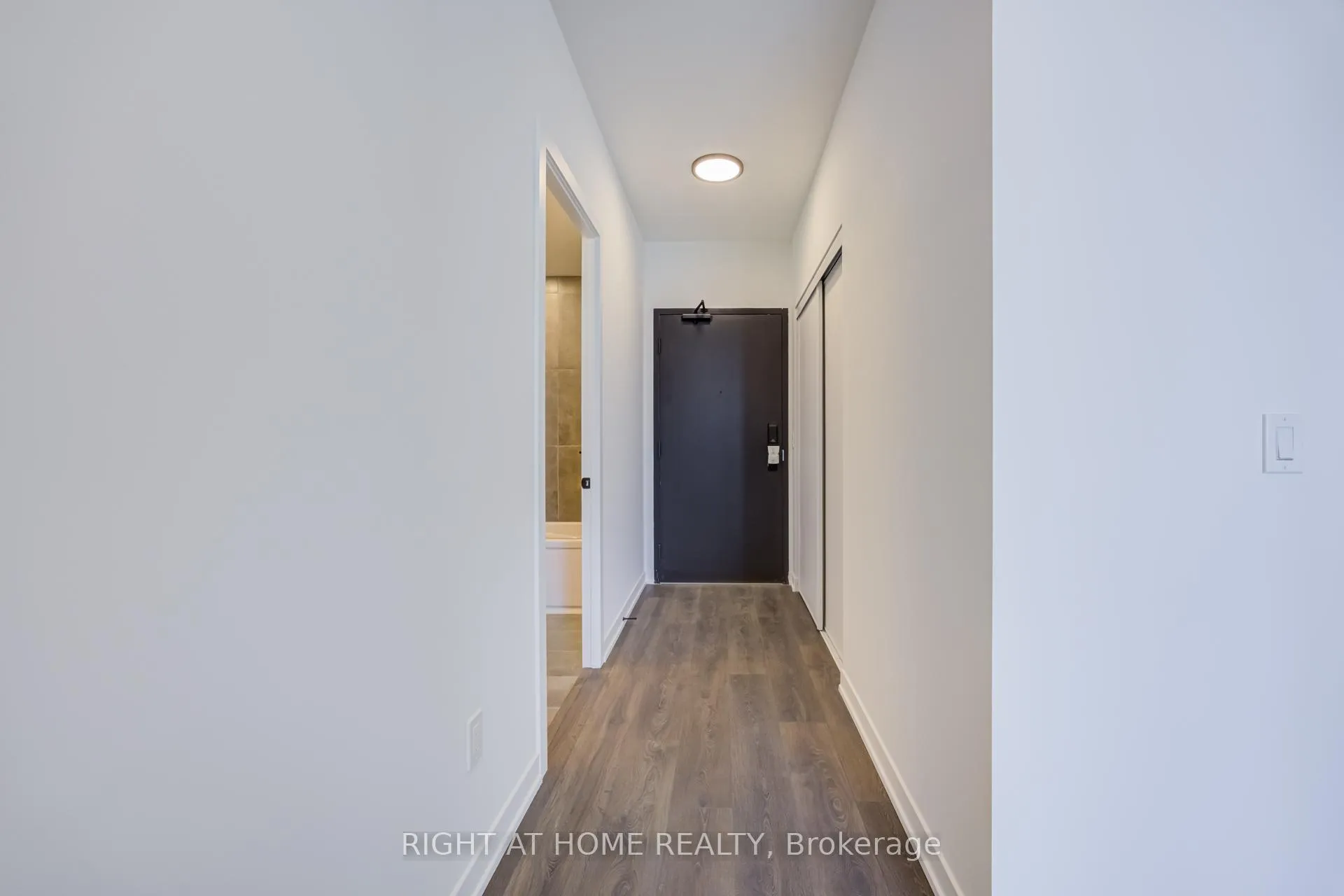 Photo 3 of Unit C1605, 4878 Powers Common, Burlington, Alton — HOMEH