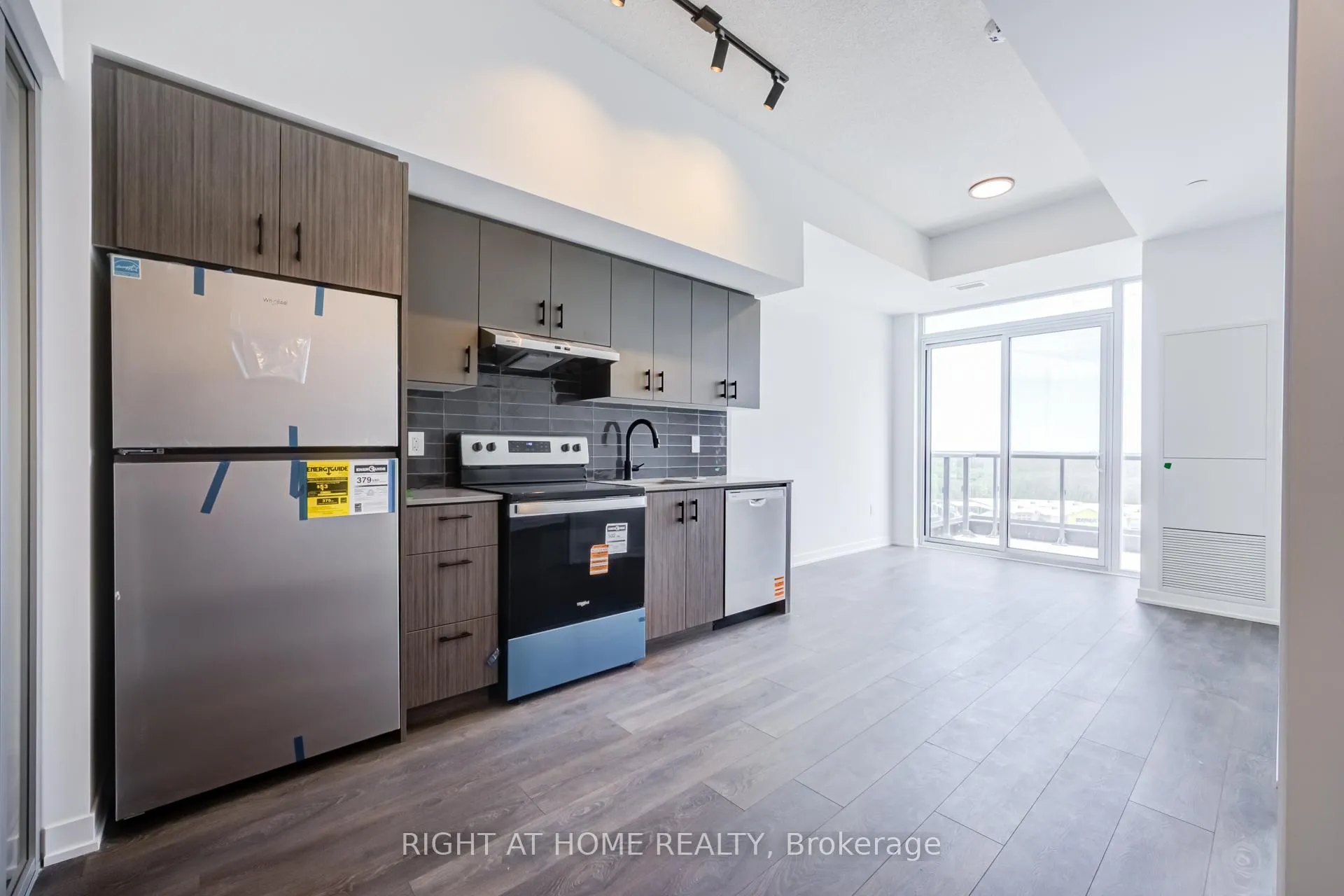 Photo 5 of Unit C1605, 4878 Powers Common, Burlington, Alton — HOMEH