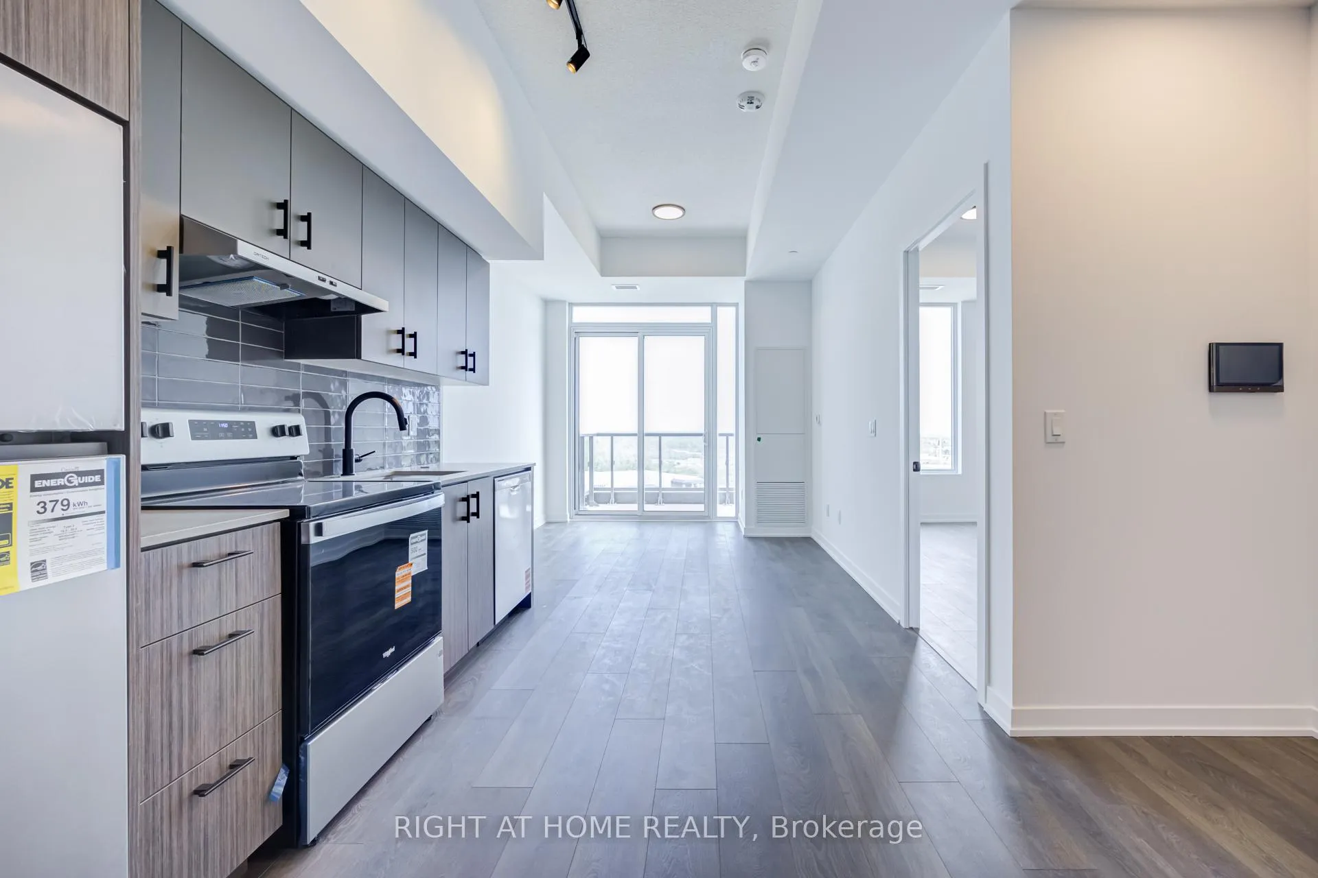 Photo 6 of Unit C1605, 4878 Powers Common, Burlington, Alton — HOMEH
