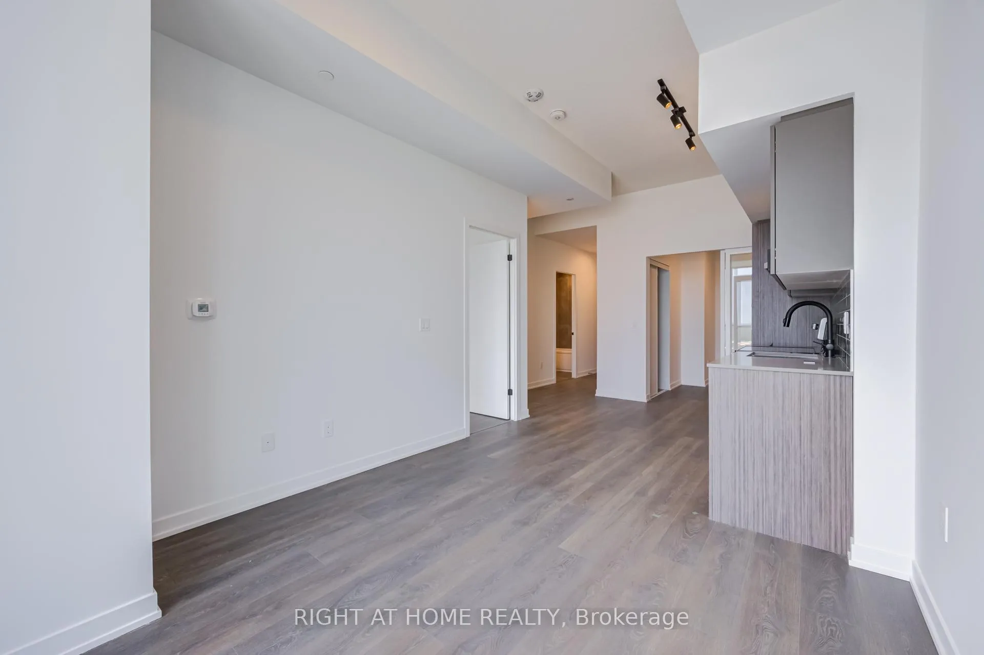 Photo 11 of Unit C1605, 4878 Powers Common, Burlington, Alton — HOMEH