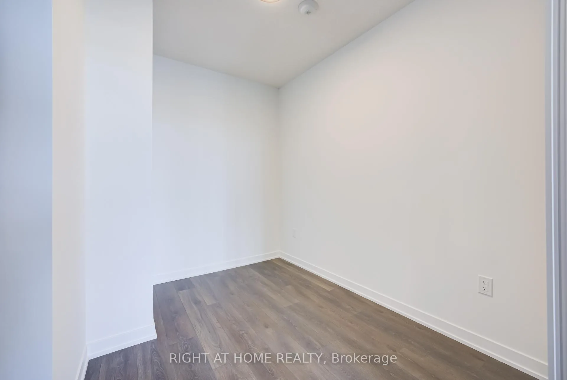 Photo 13 of Unit C1605, 4878 Powers Common, Burlington, Alton — HOMEH