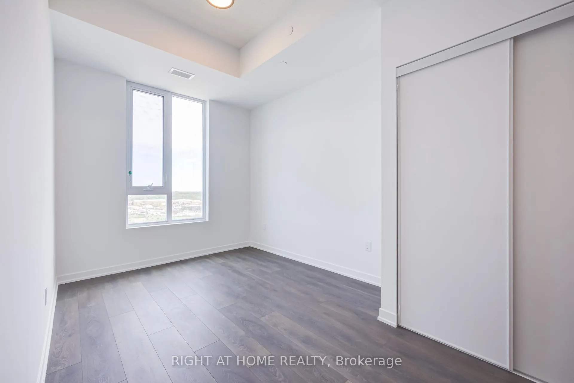 Photo 15 of Unit C1605, 4878 Powers Common, Burlington, Alton — HOMEH