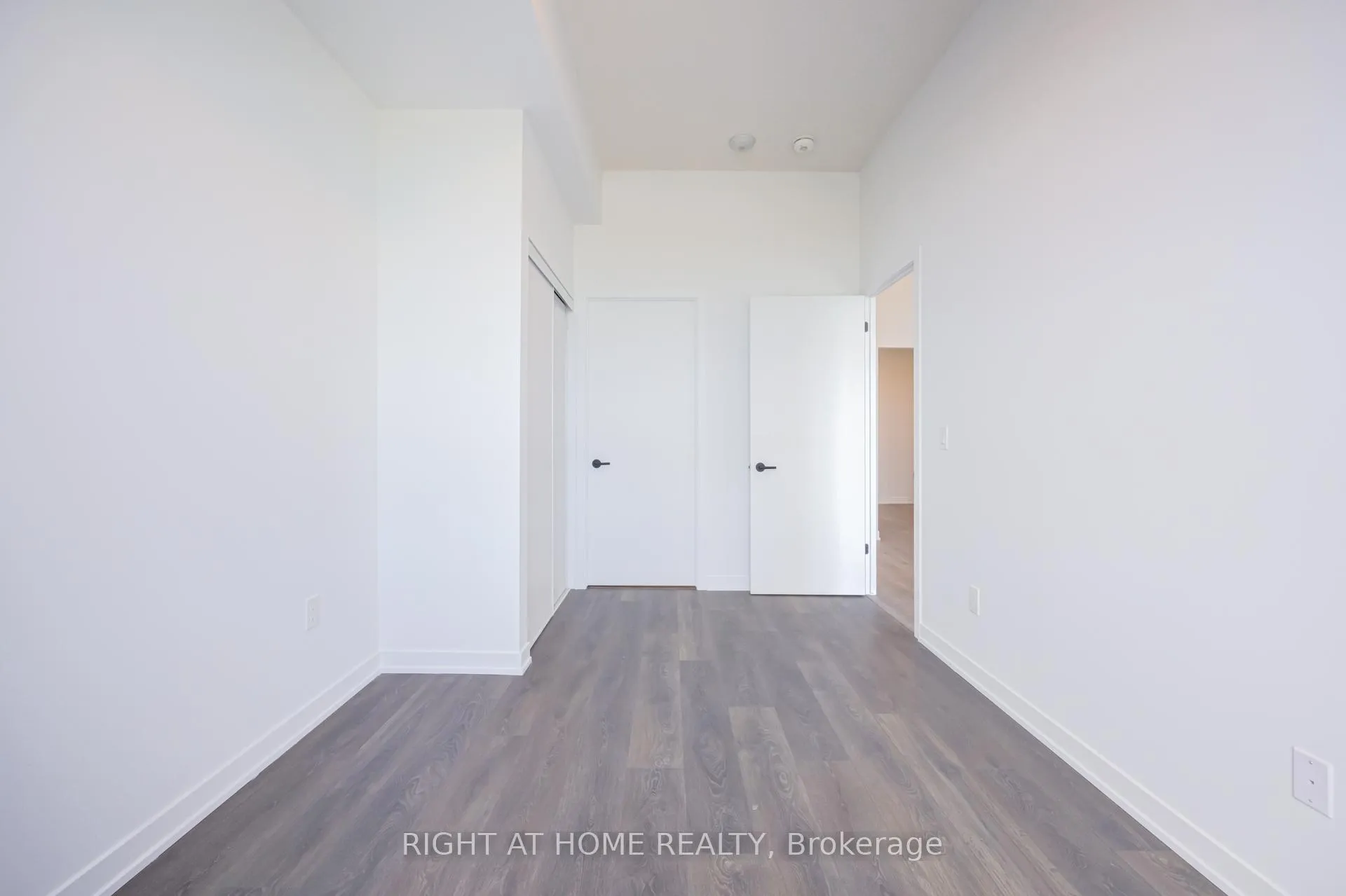Photo 18 of Unit C1605, 4878 Powers Common, Burlington, Alton — HOMEH