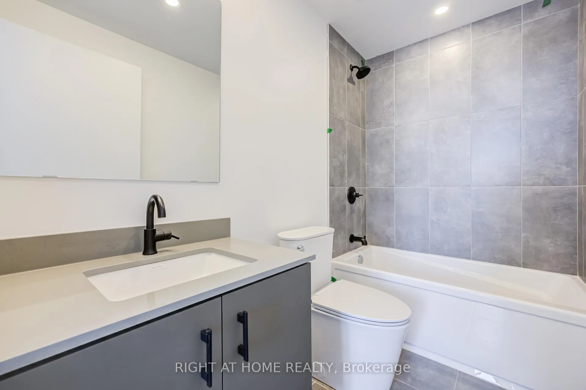 Photo 19 of Unit C1605, 4878 Powers Common, Burlington, Alton — HOMEH
