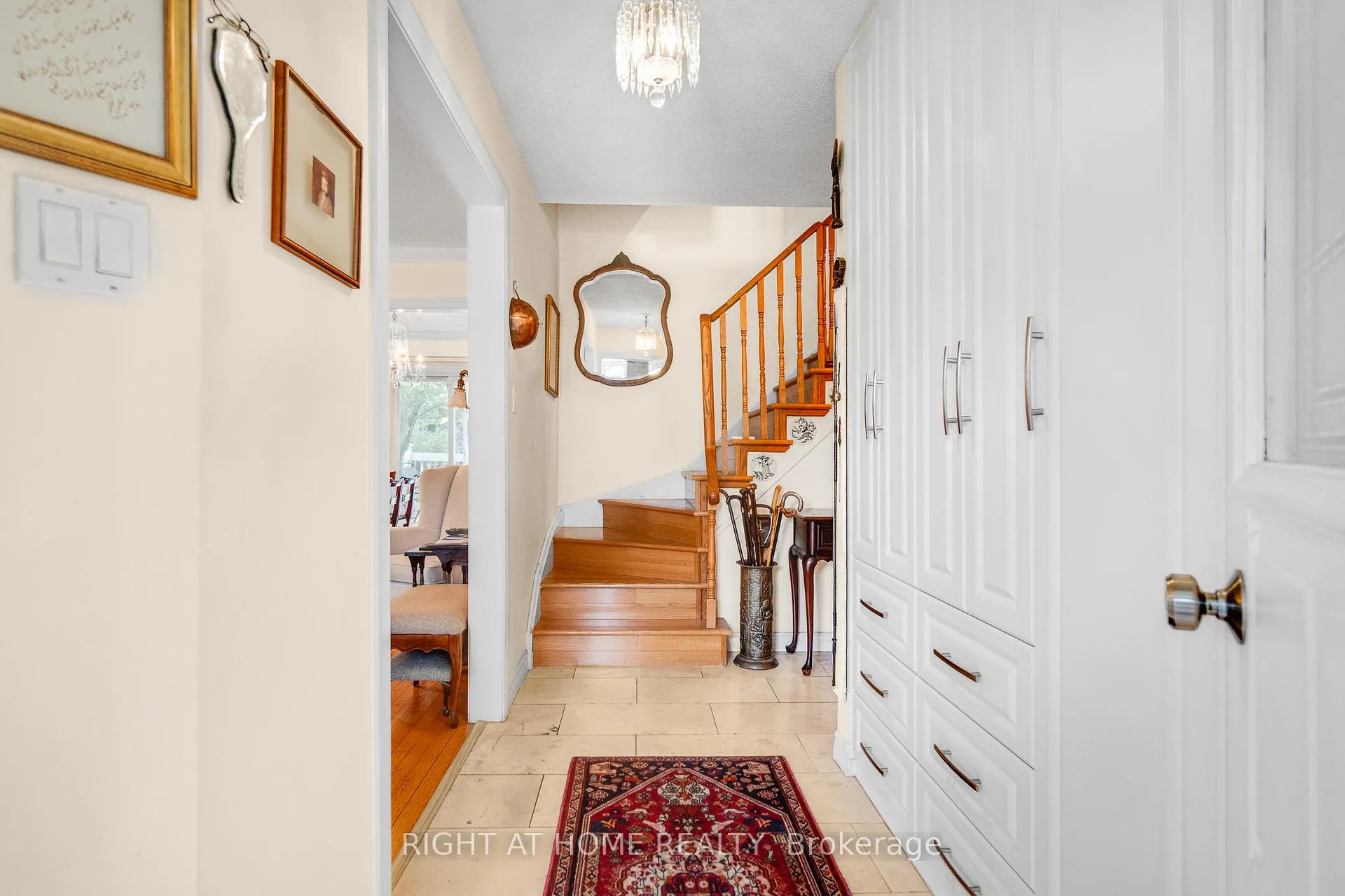 Photo 9 of 1093 Montgomery Drive, Oakville, Glen Abbey — HOMEH