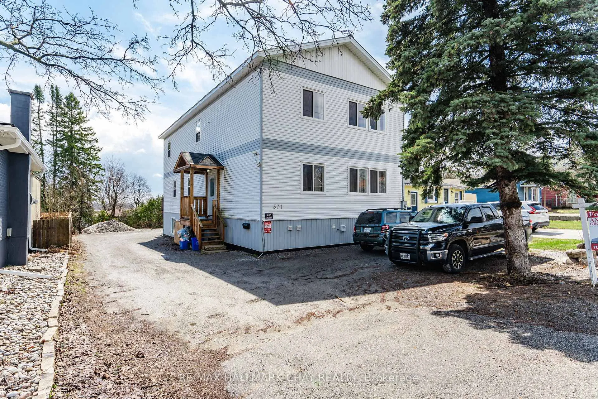 Photo 1 of 371 Barrie Road, Orillia — HOMEH