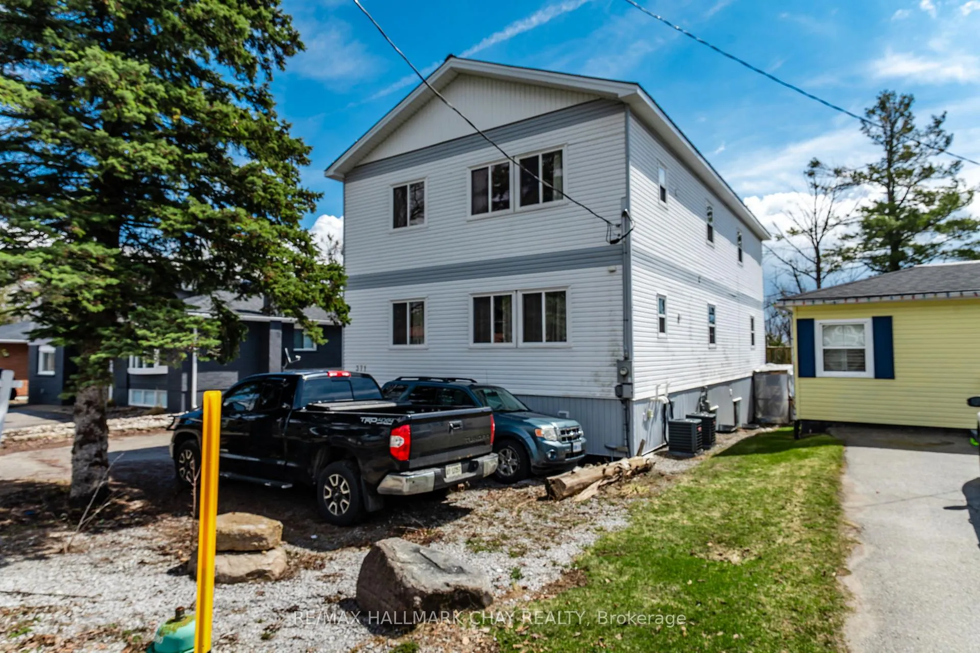 Photo 2 of 371 Barrie Road, Orillia — HOMEH