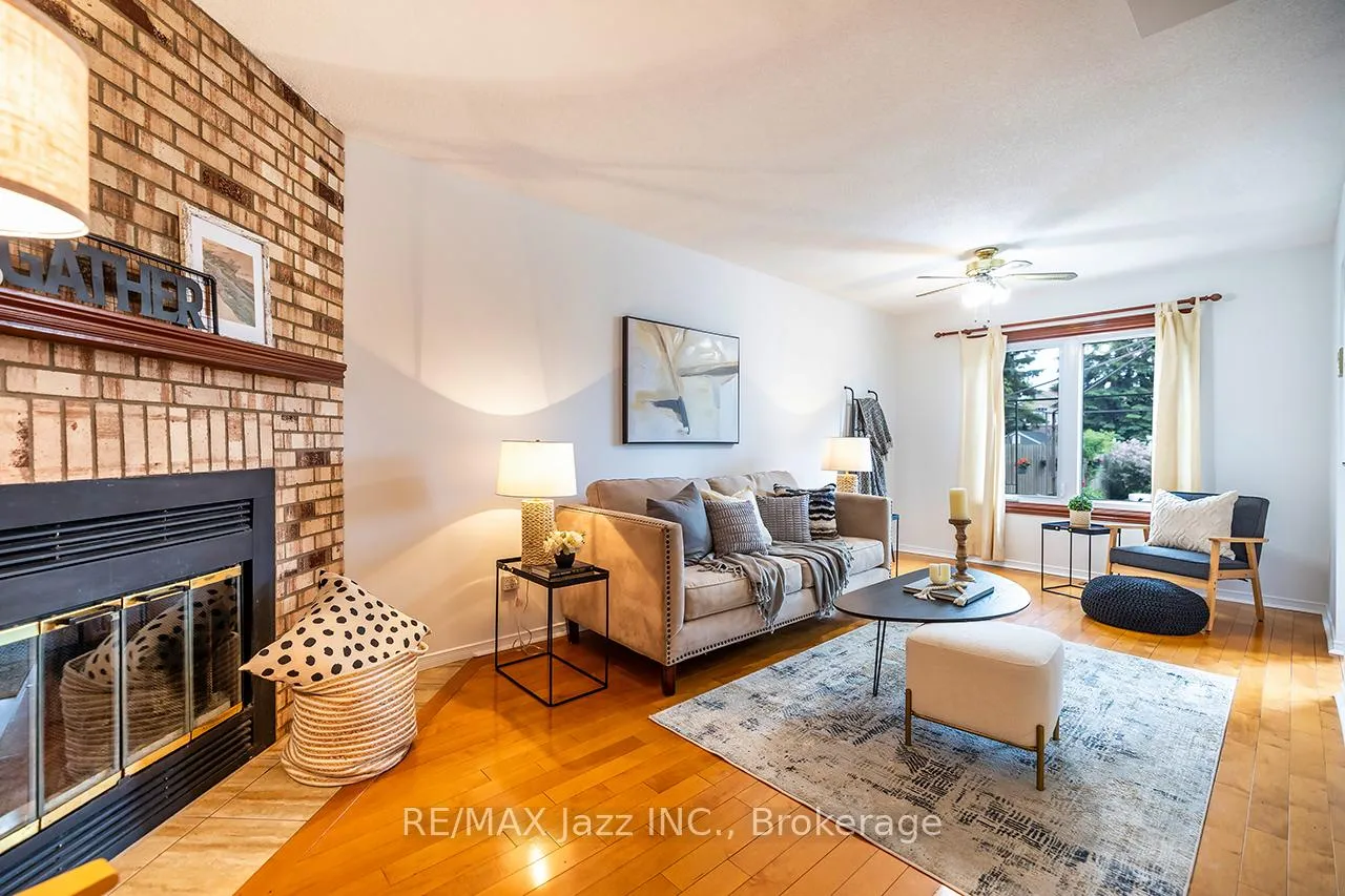 Photo 7 of 11 Chance Court, Clarington, Bowmanville — HOMEH