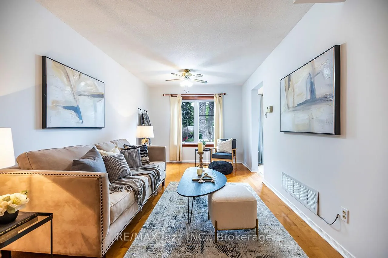Photo 8 of 11 Chance Court, Clarington, Bowmanville — HOMEH
