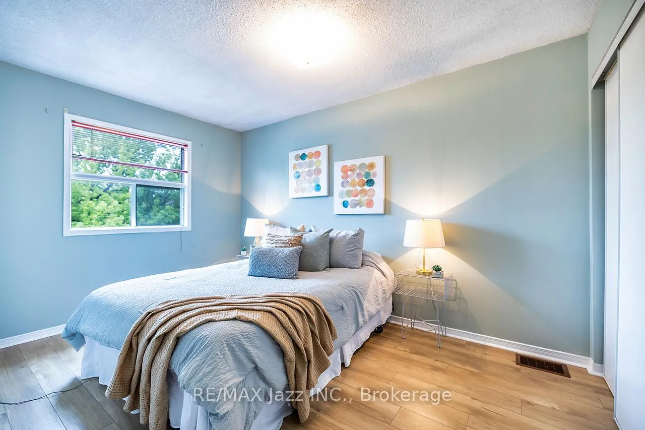 Photo 19 of 11 Chance Court, Clarington, Bowmanville — HOMEH