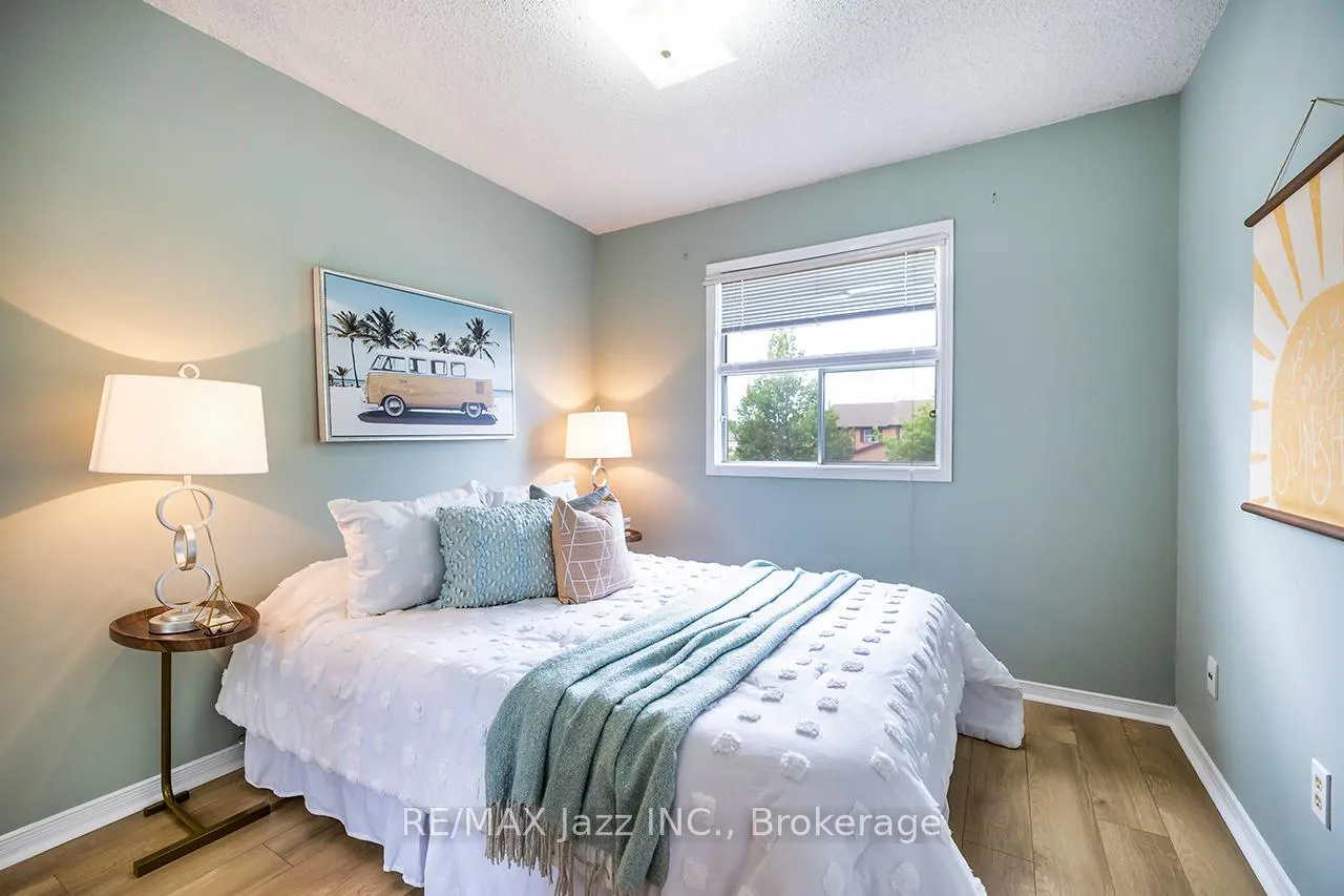 Photo 20 of 11 Chance Court, Clarington, Bowmanville — HOMEH