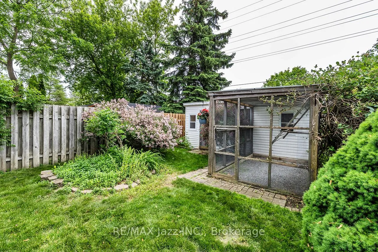 Photo 26 of 11 Chance Court, Clarington, Bowmanville — HOMEH