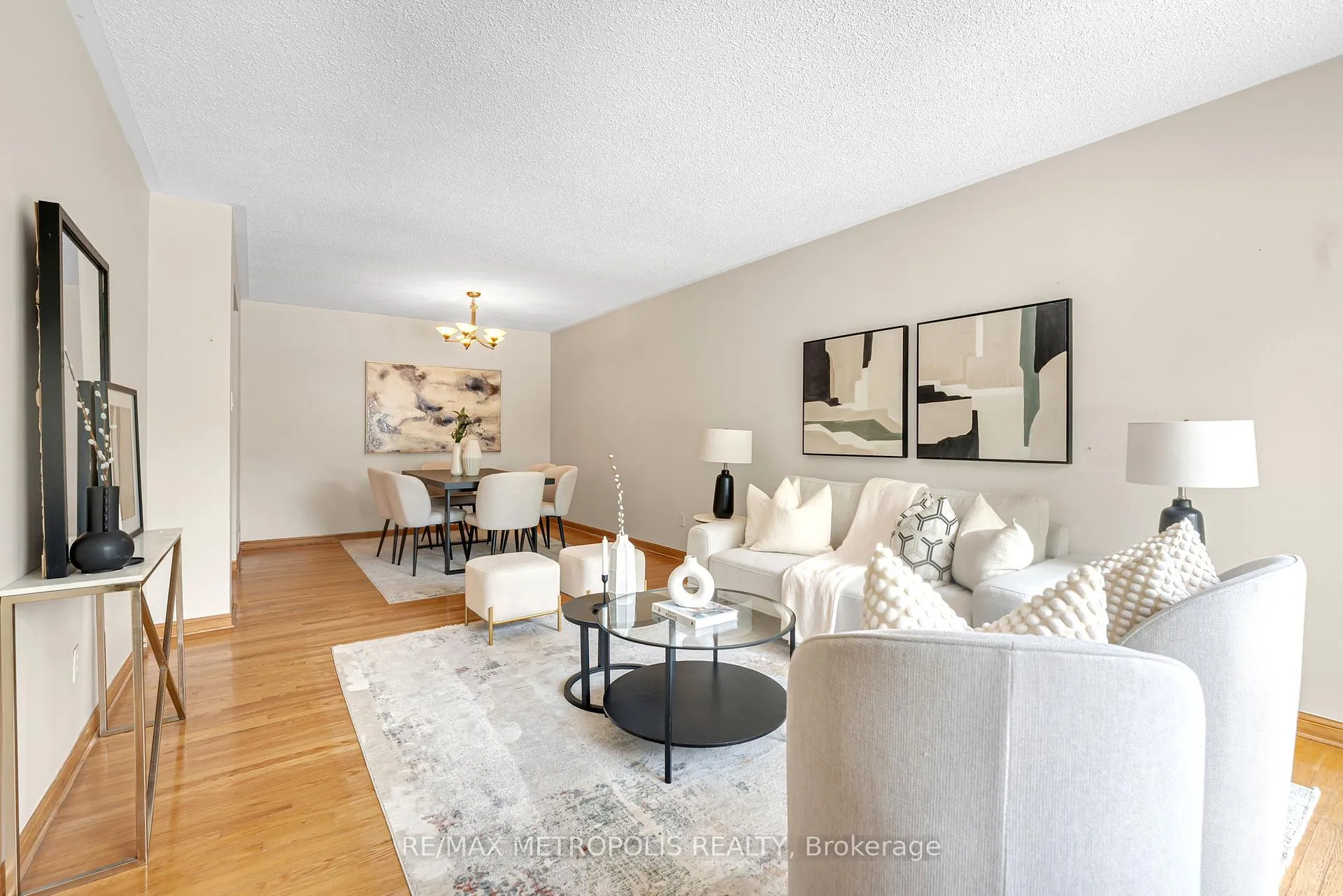 Photo 2 of 76 Harrington Crescent, North York, Bayview Woods-Steeles — HOMEH