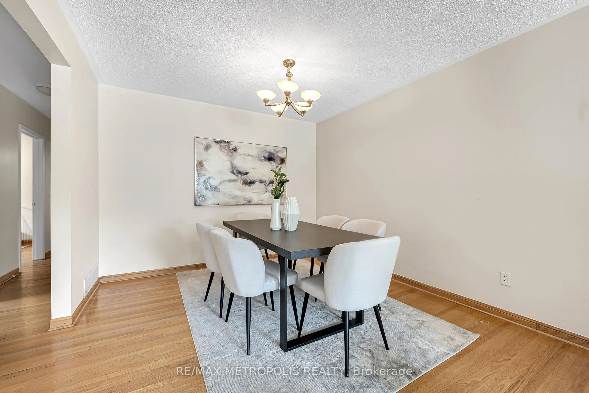 Photo 5 of 76 Harrington Crescent, North York, Bayview Woods-Steeles — HOMEH