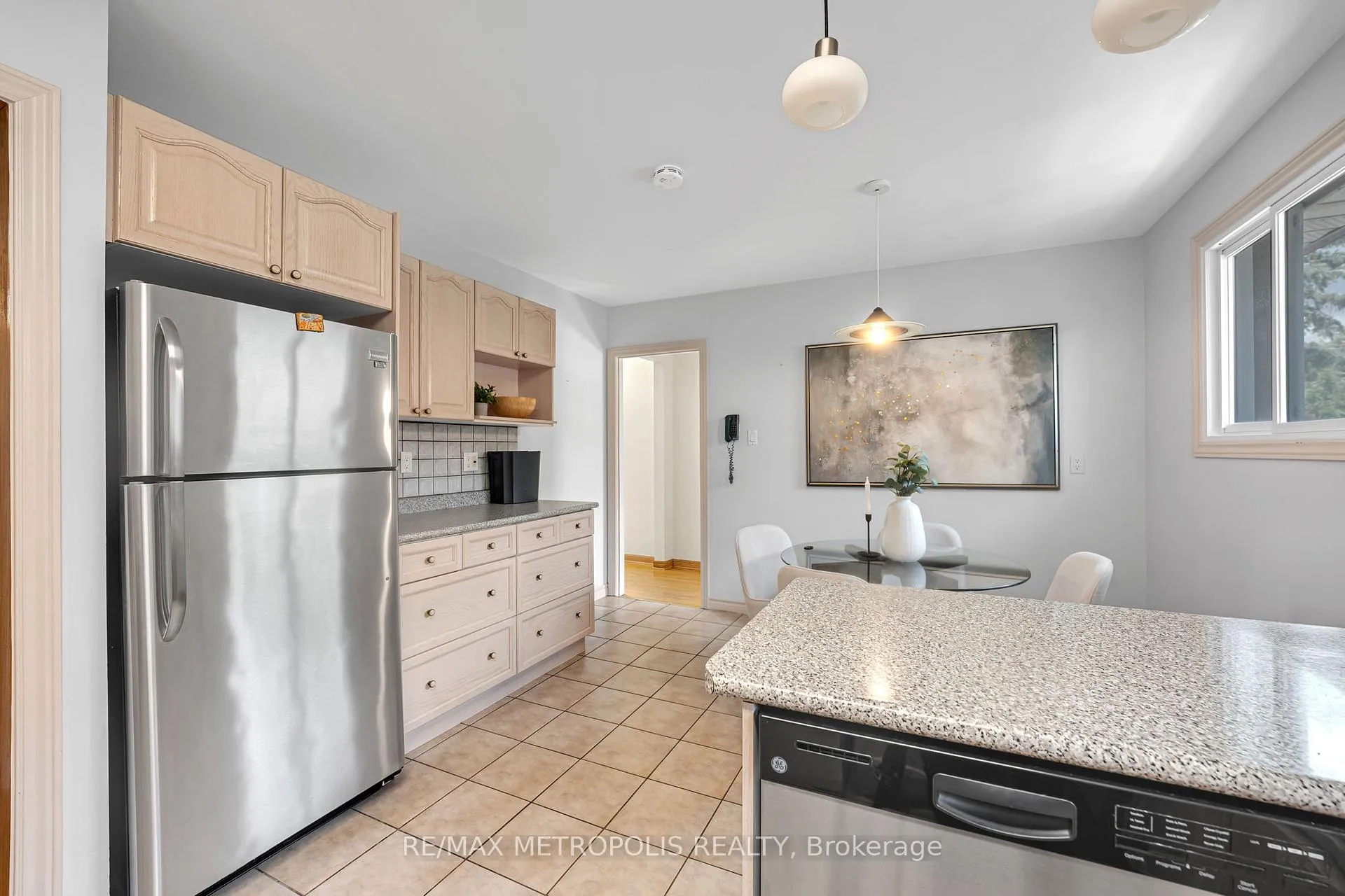 Photo 8 of 76 Harrington Crescent, North York, Bayview Woods-Steeles — HOMEH