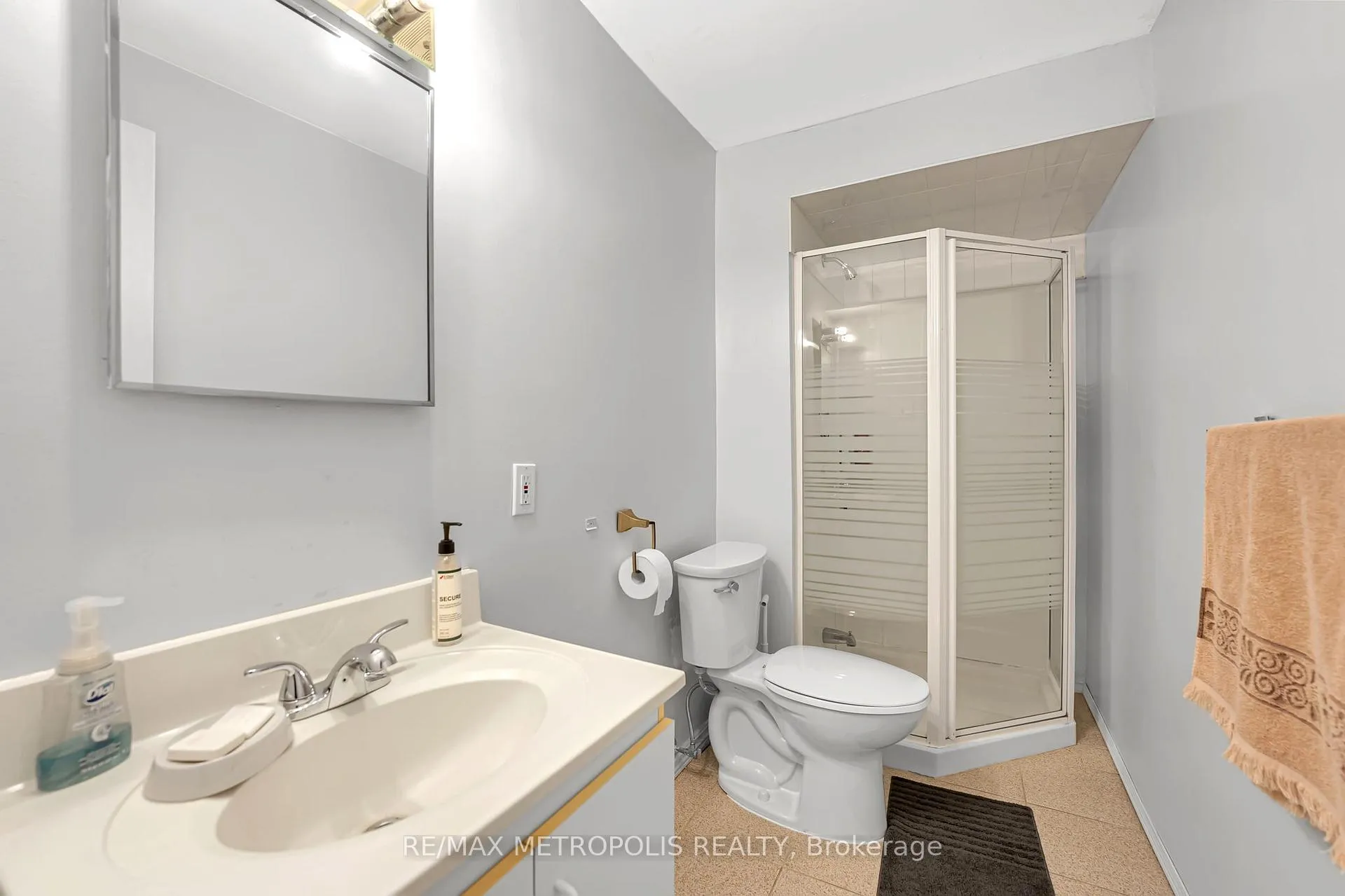 Photo 20 of 76 Harrington Crescent, North York, Bayview Woods-Steeles — HOMEH