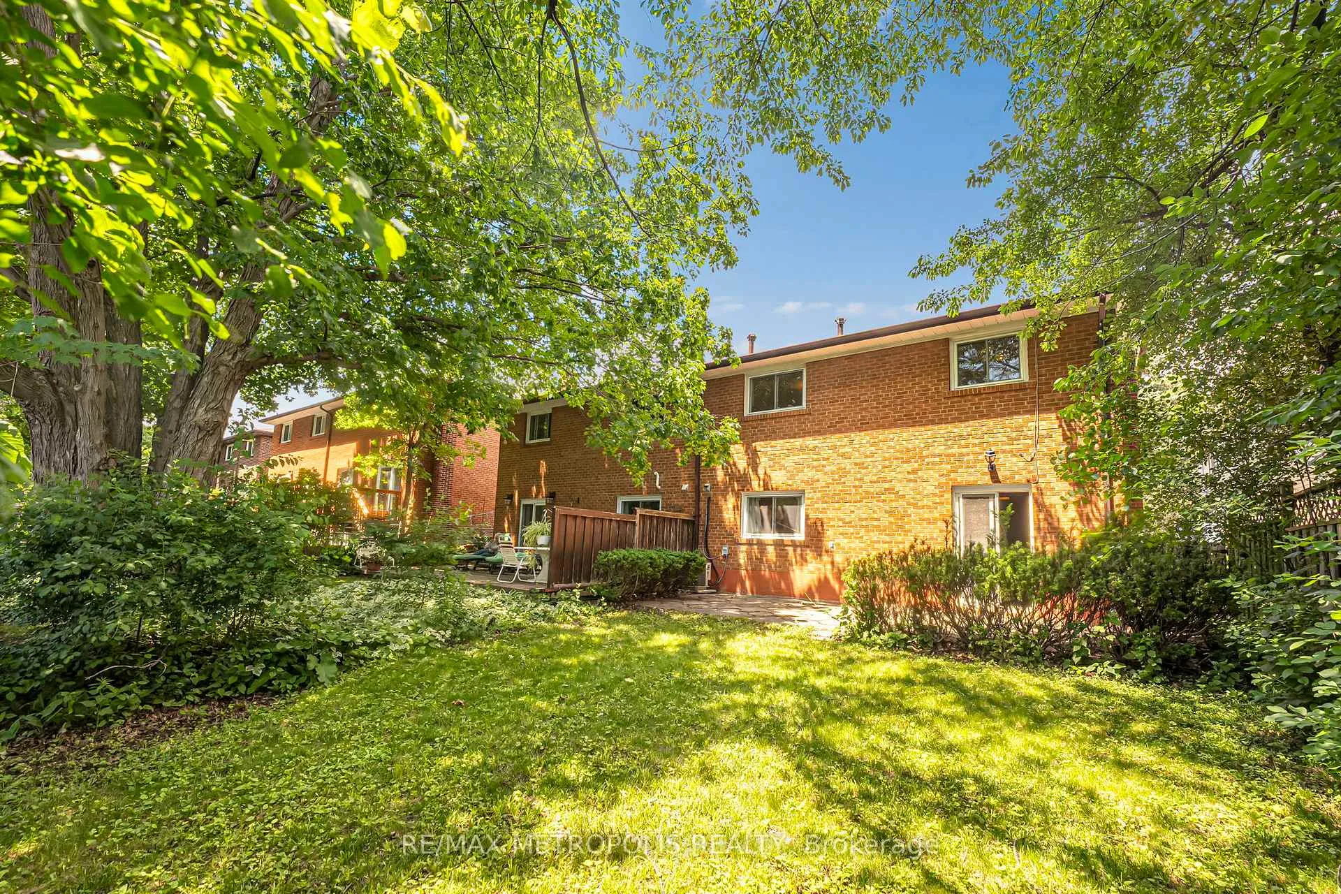 Photo 27 of 76 Harrington Crescent, North York, Bayview Woods-Steeles — HOMEH