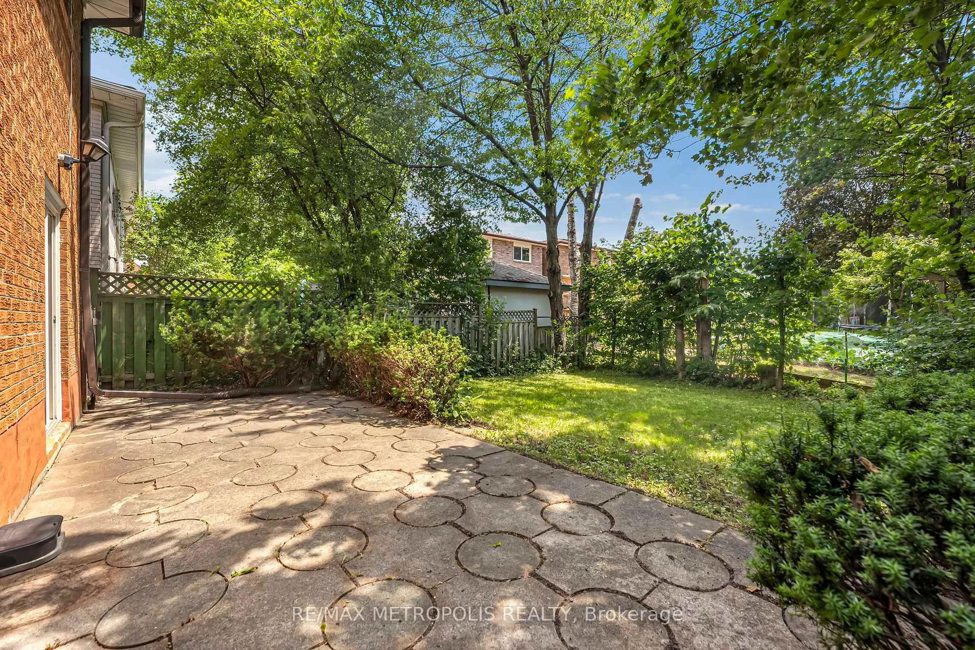 Photo 28 of 76 Harrington Crescent, North York, Bayview Woods-Steeles — HOMEH