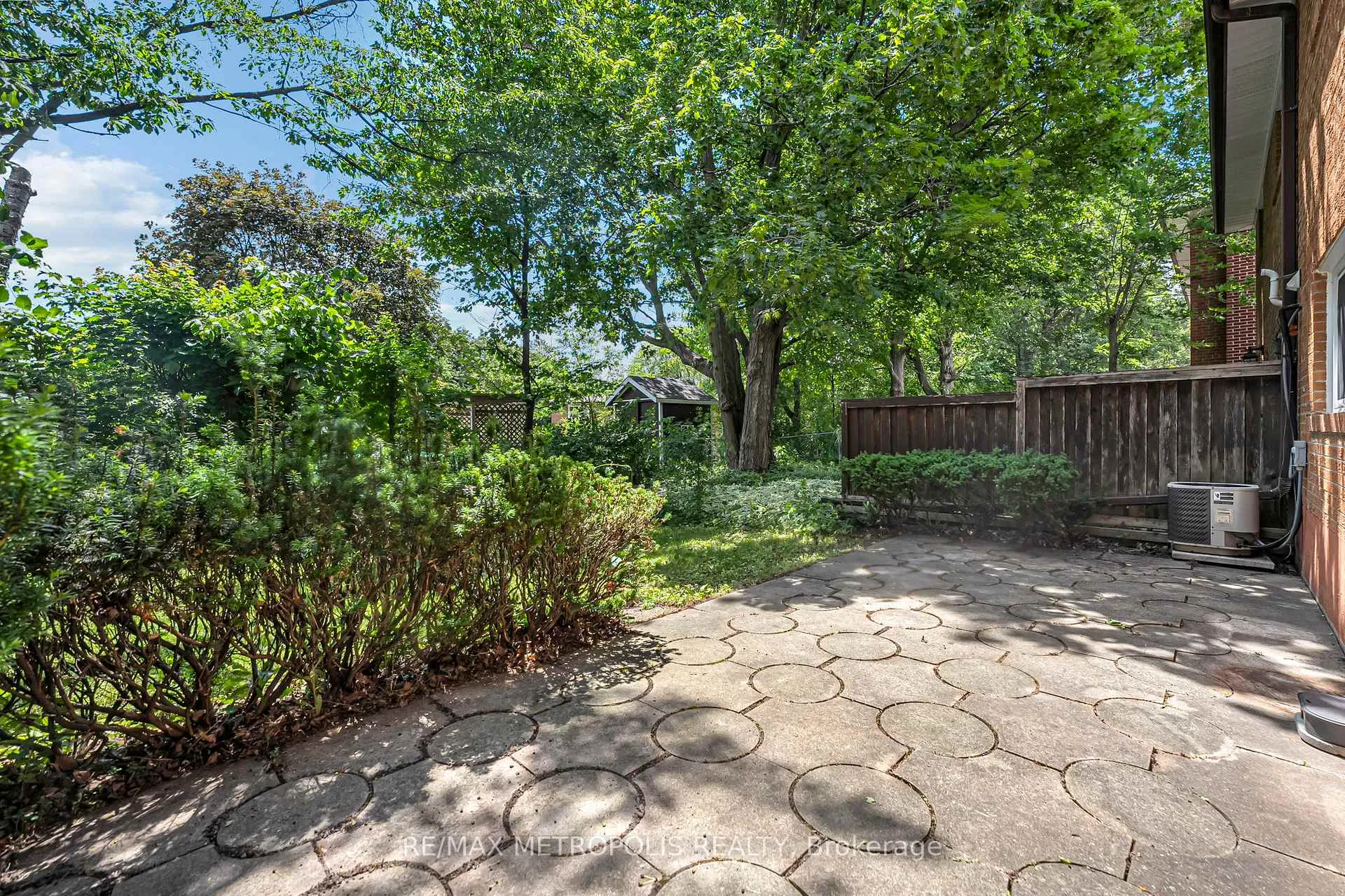 Photo 29 of 76 Harrington Crescent, North York, Bayview Woods-Steeles — HOMEH