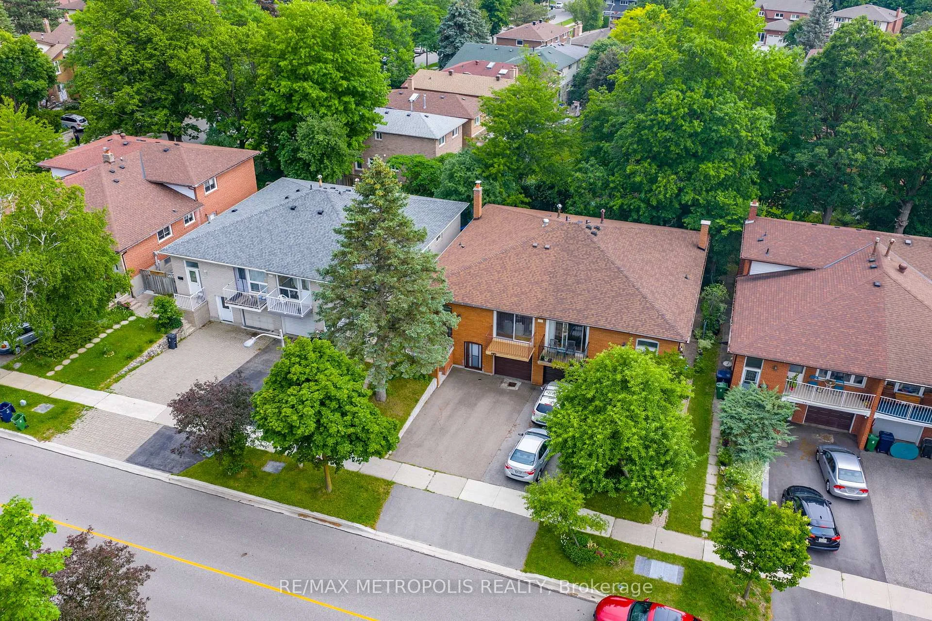 Photo 31 of 76 Harrington Crescent, North York, Bayview Woods-Steeles — HOMEH