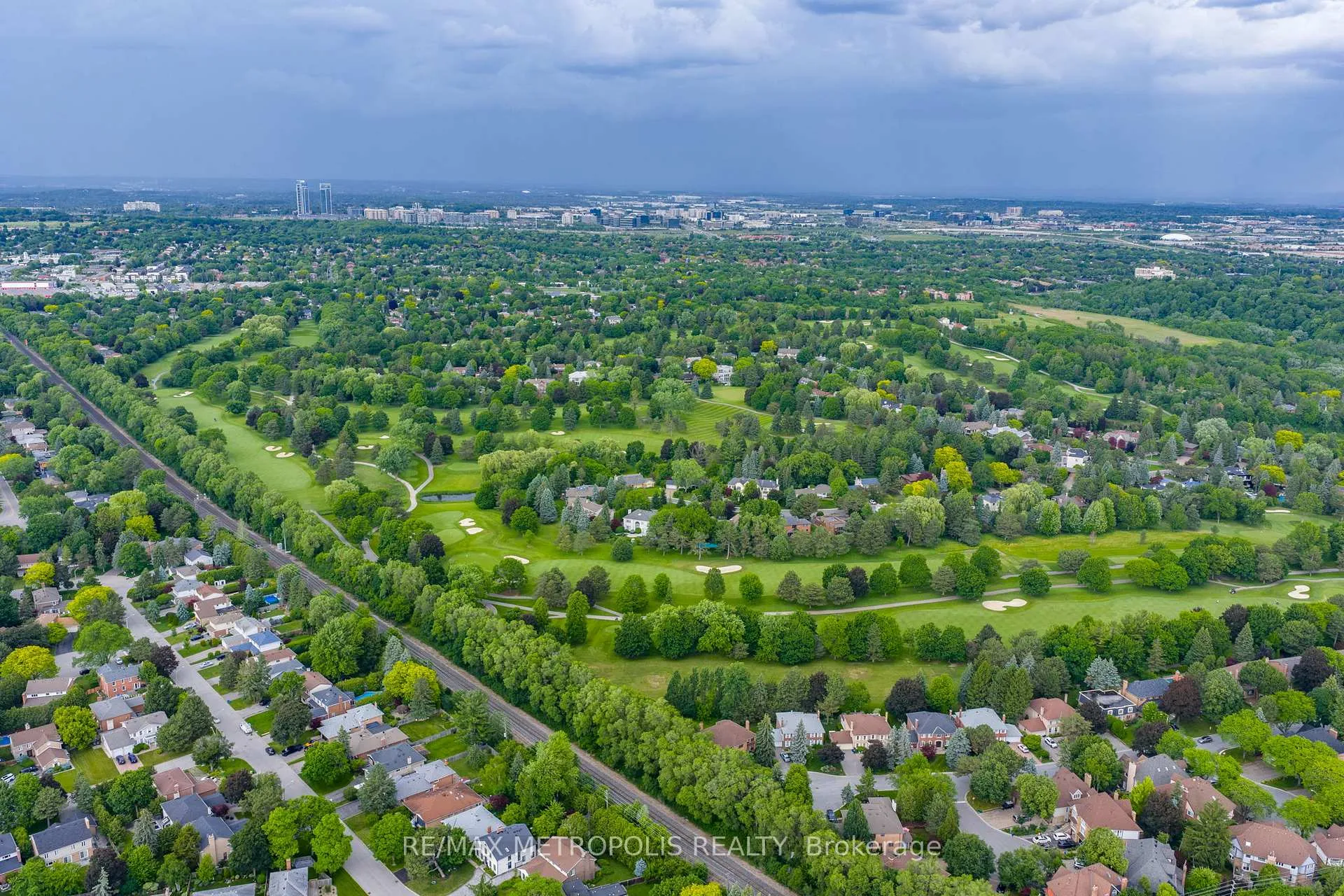 Photo 35 of 76 Harrington Crescent, North York, Bayview Woods-Steeles — HOMEH