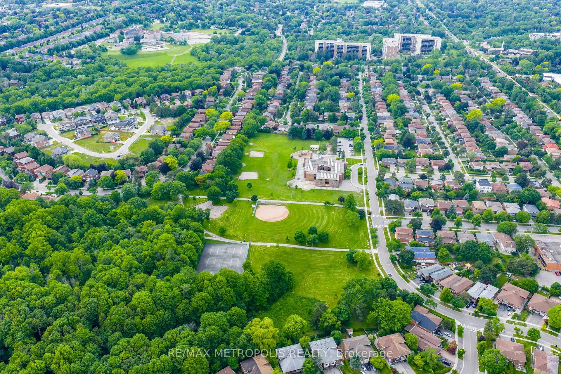 Photo 36 of 76 Harrington Crescent, North York, Bayview Woods-Steeles — HOMEH