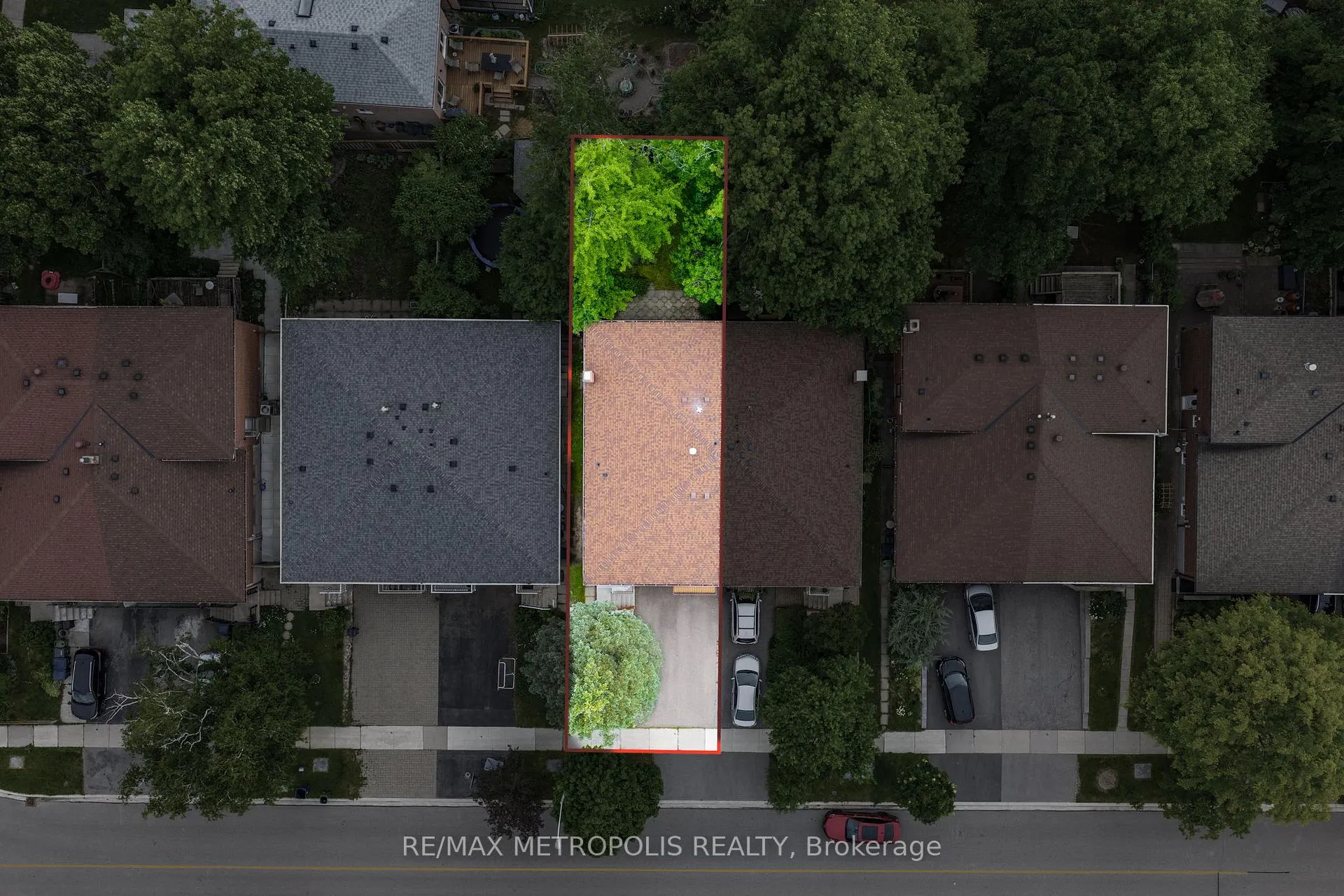 Photo 37 of 76 Harrington Crescent, North York, Bayview Woods-Steeles — HOMEH