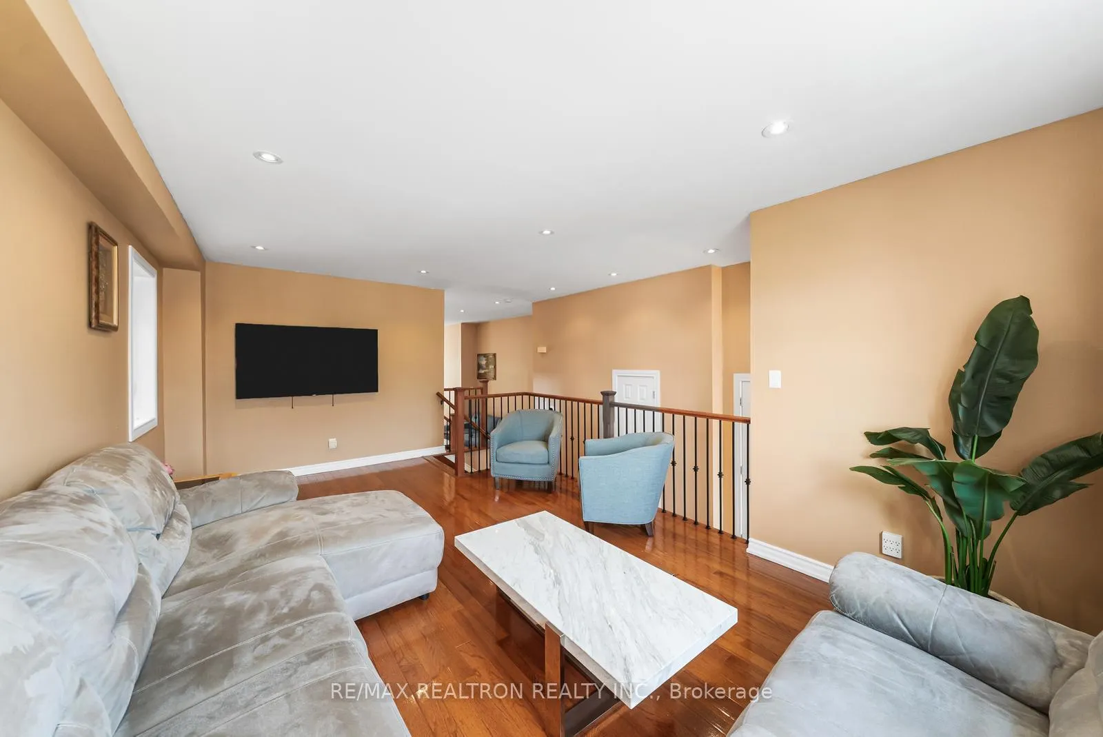 Photo 6 of 51 Rogers Road, Toronto, Oakwood Village — HOMEH