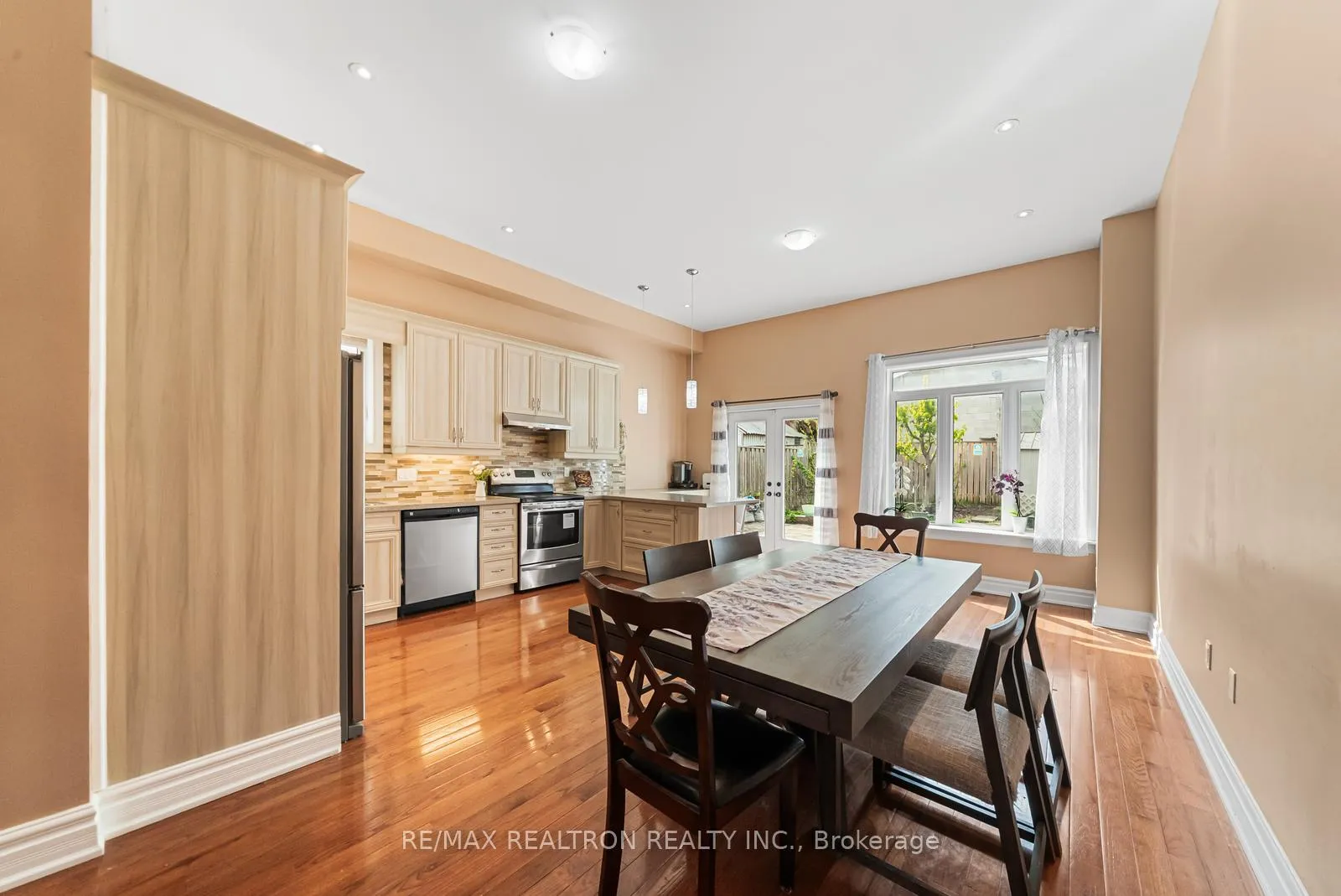 Photo 8 of 51 Rogers Road, Toronto, Oakwood Village — HOMEH