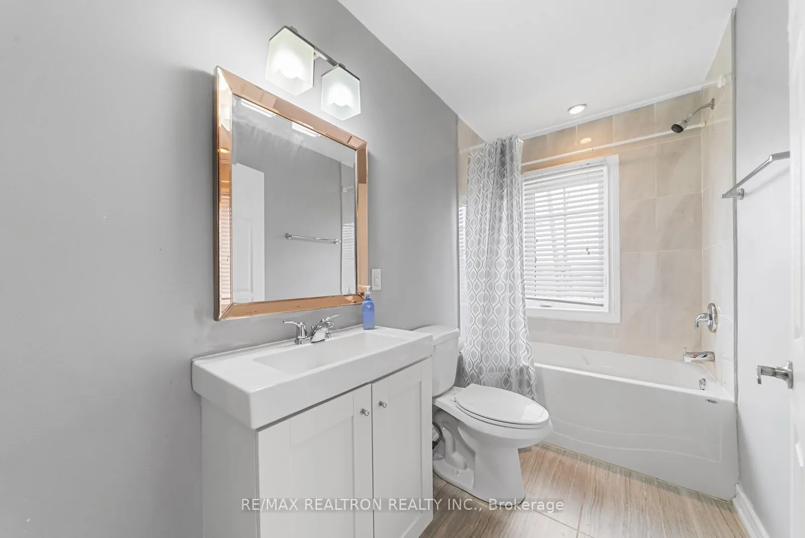 Photo 23 of 51 Rogers Road, Toronto, Oakwood Village — HOMEH