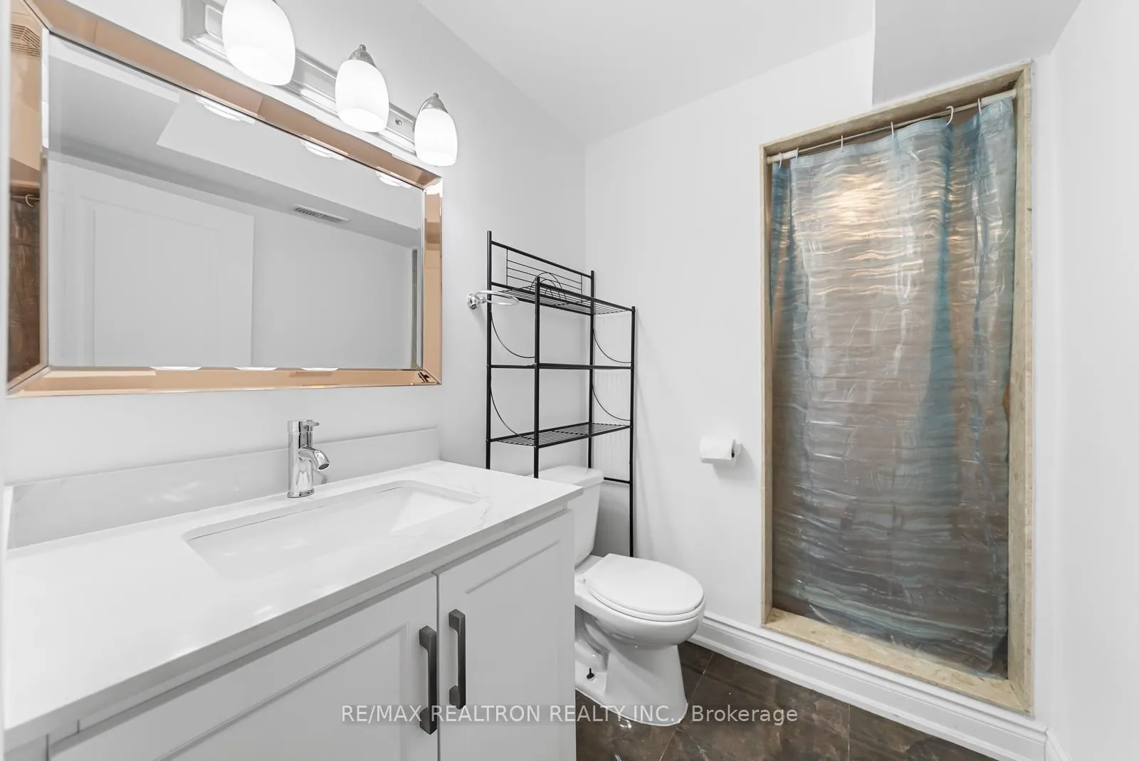 Photo 32 of 51 Rogers Road, Toronto, Oakwood Village — HOMEH