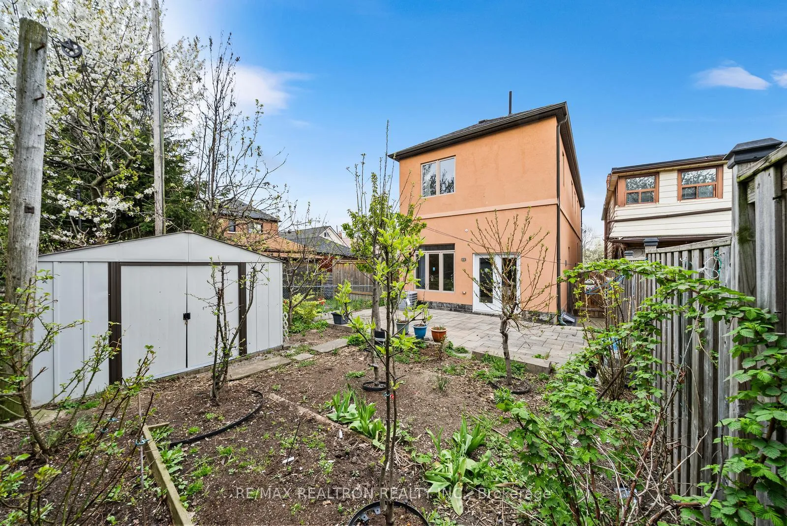 Photo 33 of 51 Rogers Road, Toronto, Oakwood Village — HOMEH