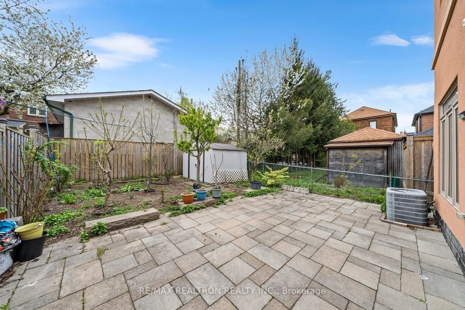 Photo 36 of 51 Rogers Road, Toronto, Oakwood Village — HOMEH