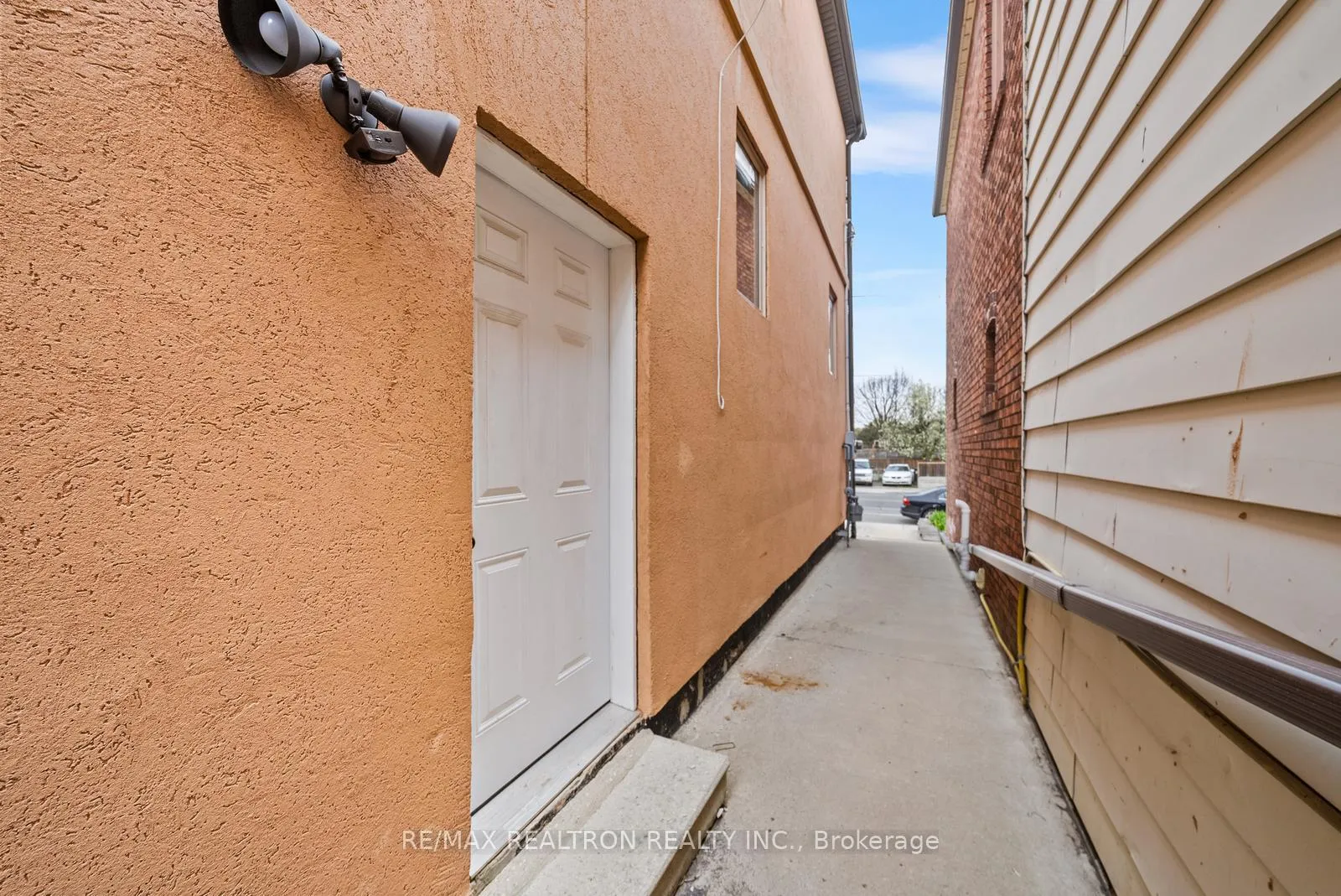 Photo 37 of 51 Rogers Road, Toronto, Oakwood Village — HOMEH