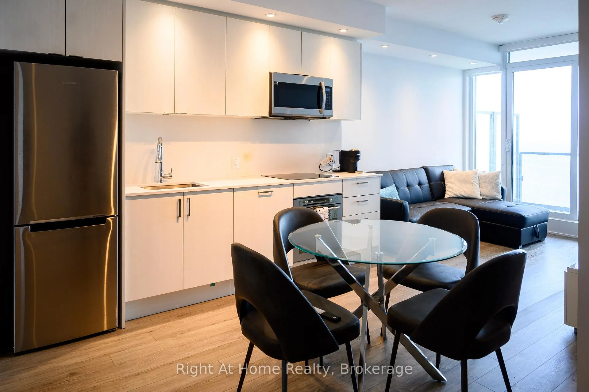 Photo 4 of Unit 2808, 1928 Lakeshore Boulevard W, Toronto, High Park-Swansea — HOMEH