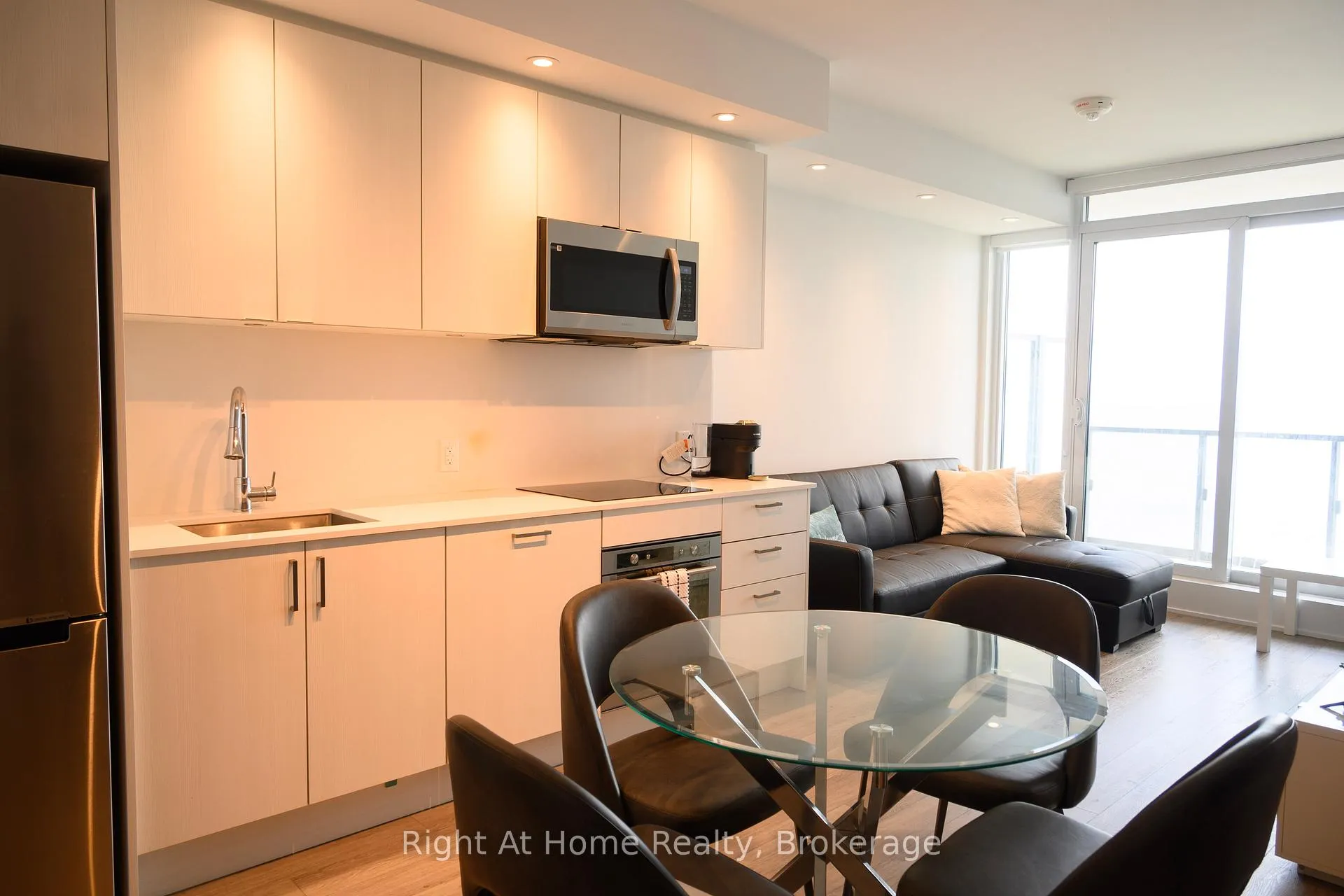 Photo 5 of Unit 2808, 1928 Lakeshore Boulevard W, Toronto, High Park-Swansea — HOMEH