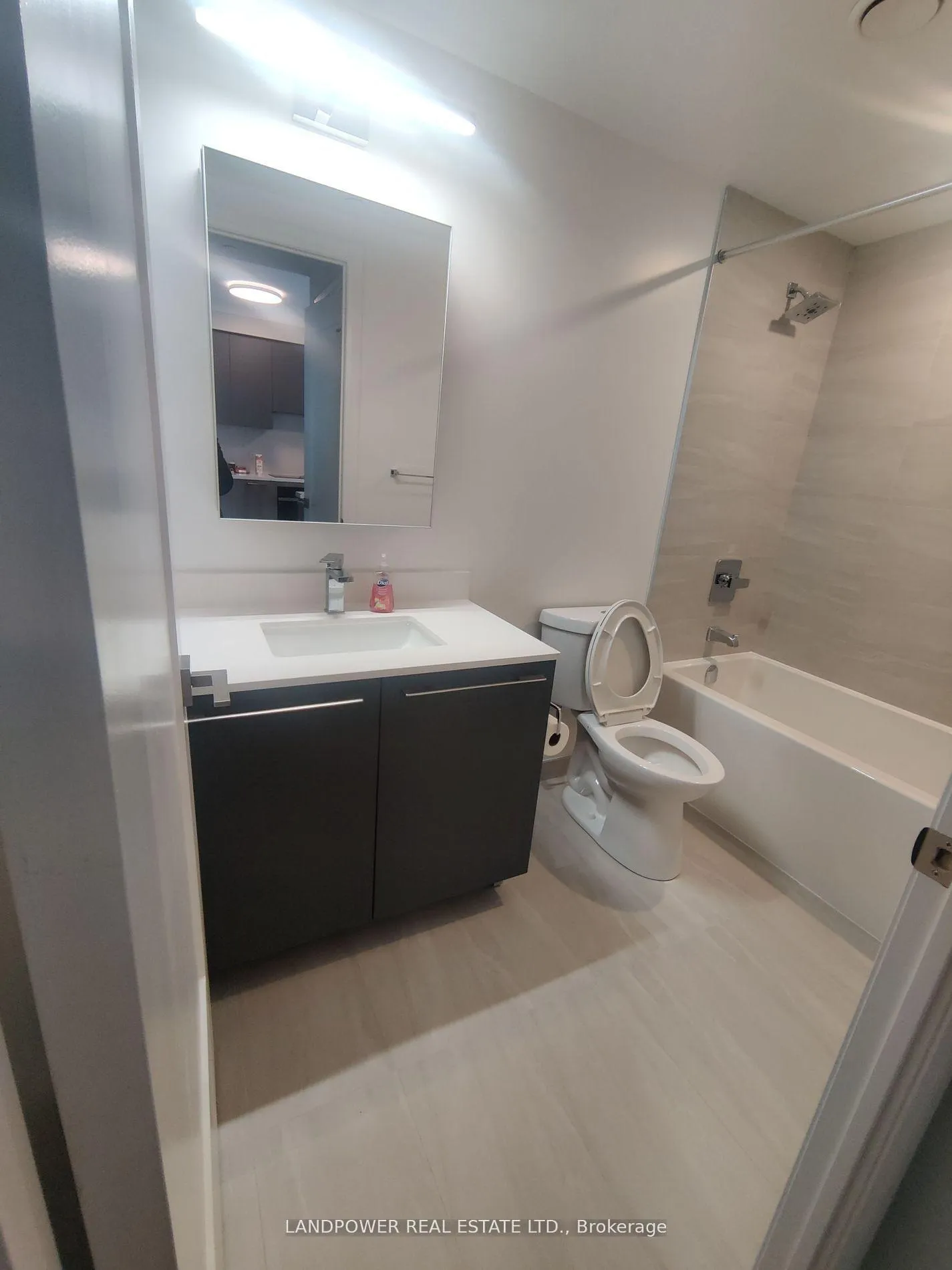 Photo 7 of Unit 3502, 8 Water Walk Drive S, Markham, Unionville — HOMEH