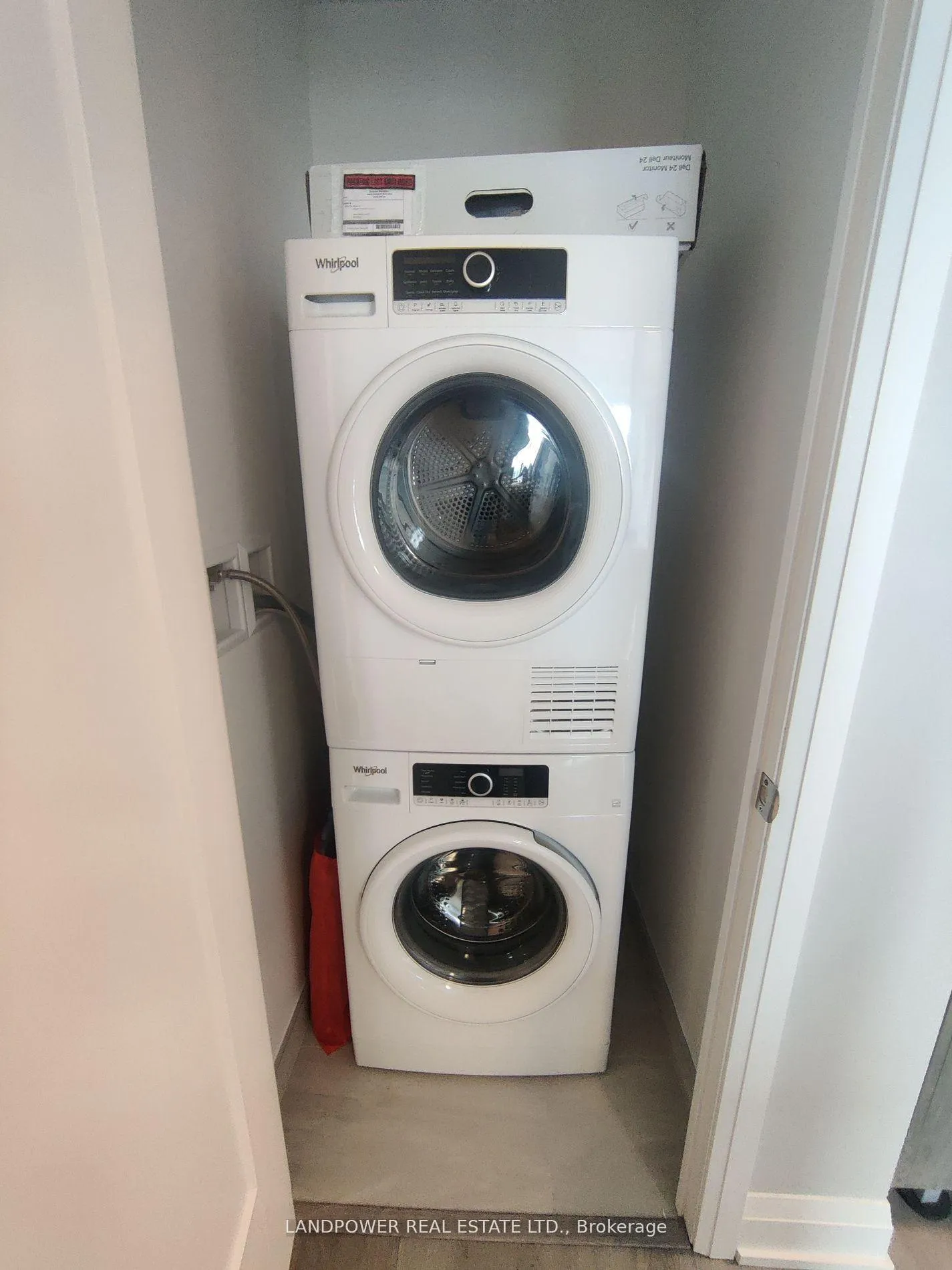 Photo 8 of Unit 3502, 8 Water Walk Drive S, Markham, Unionville — HOMEH