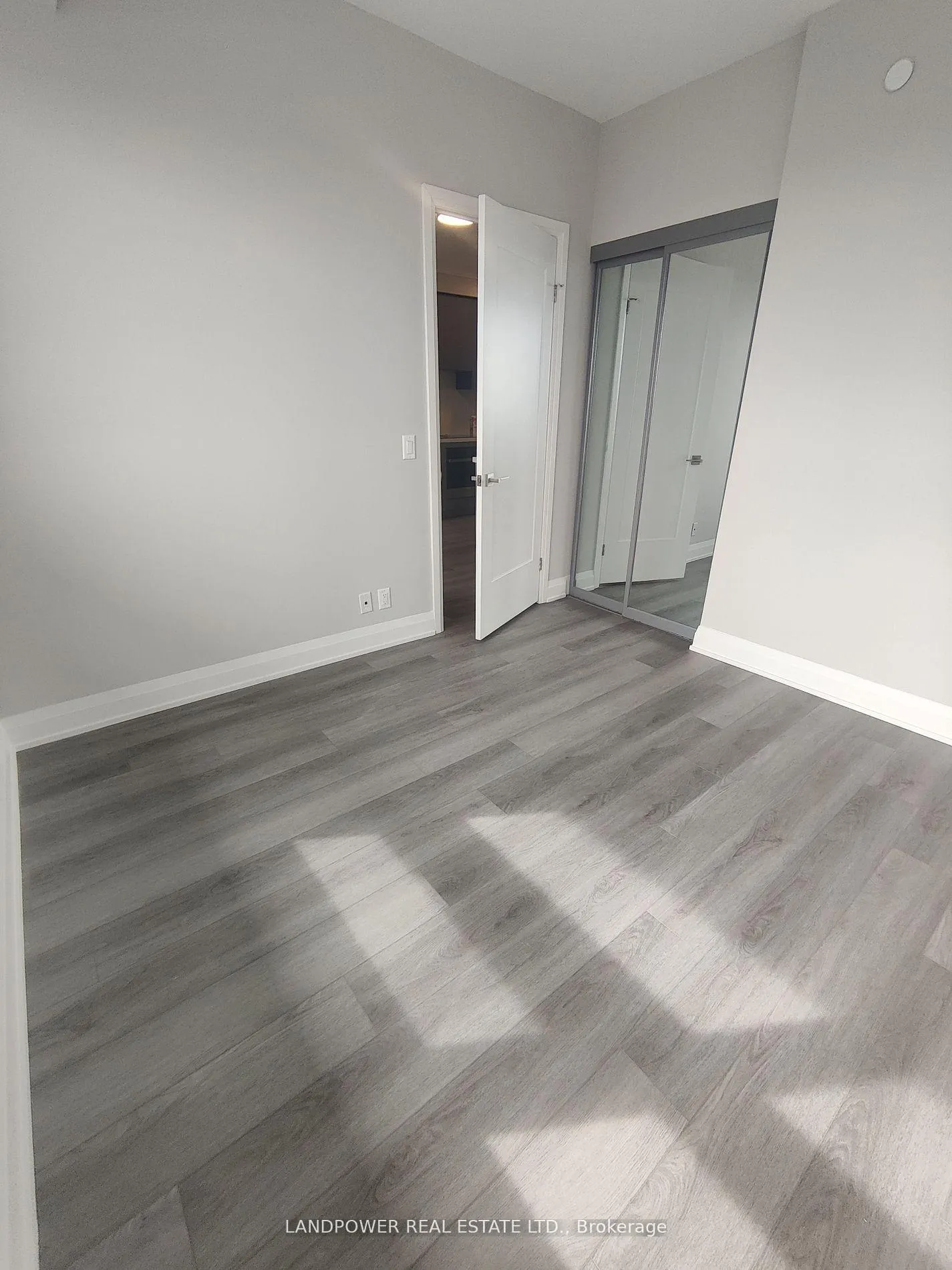 Photo 9 of Unit 3502, 8 Water Walk Drive S, Markham, Unionville — HOMEH