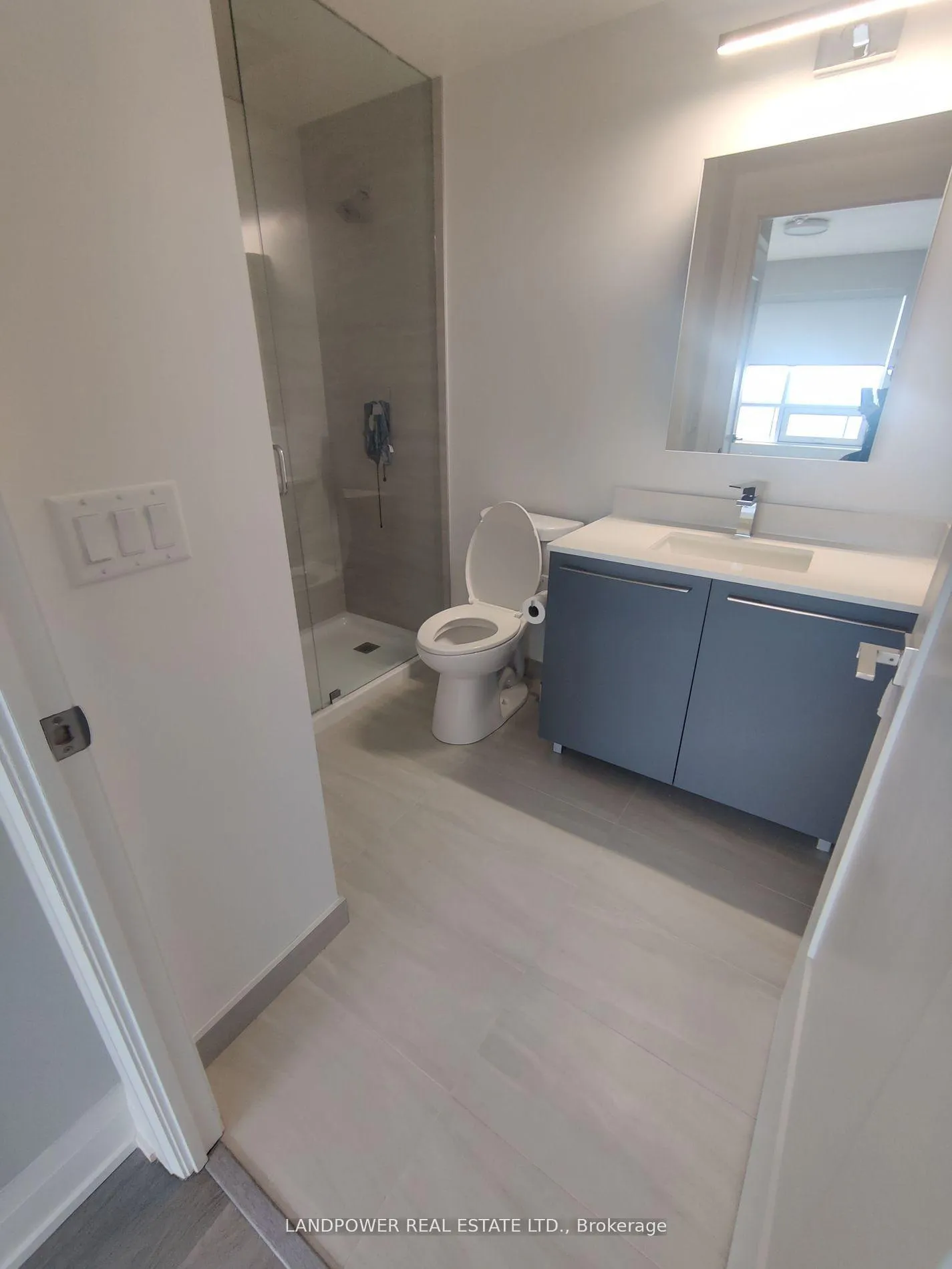 Photo 11 of Unit 3502, 8 Water Walk Drive S, Markham, Unionville — HOMEH