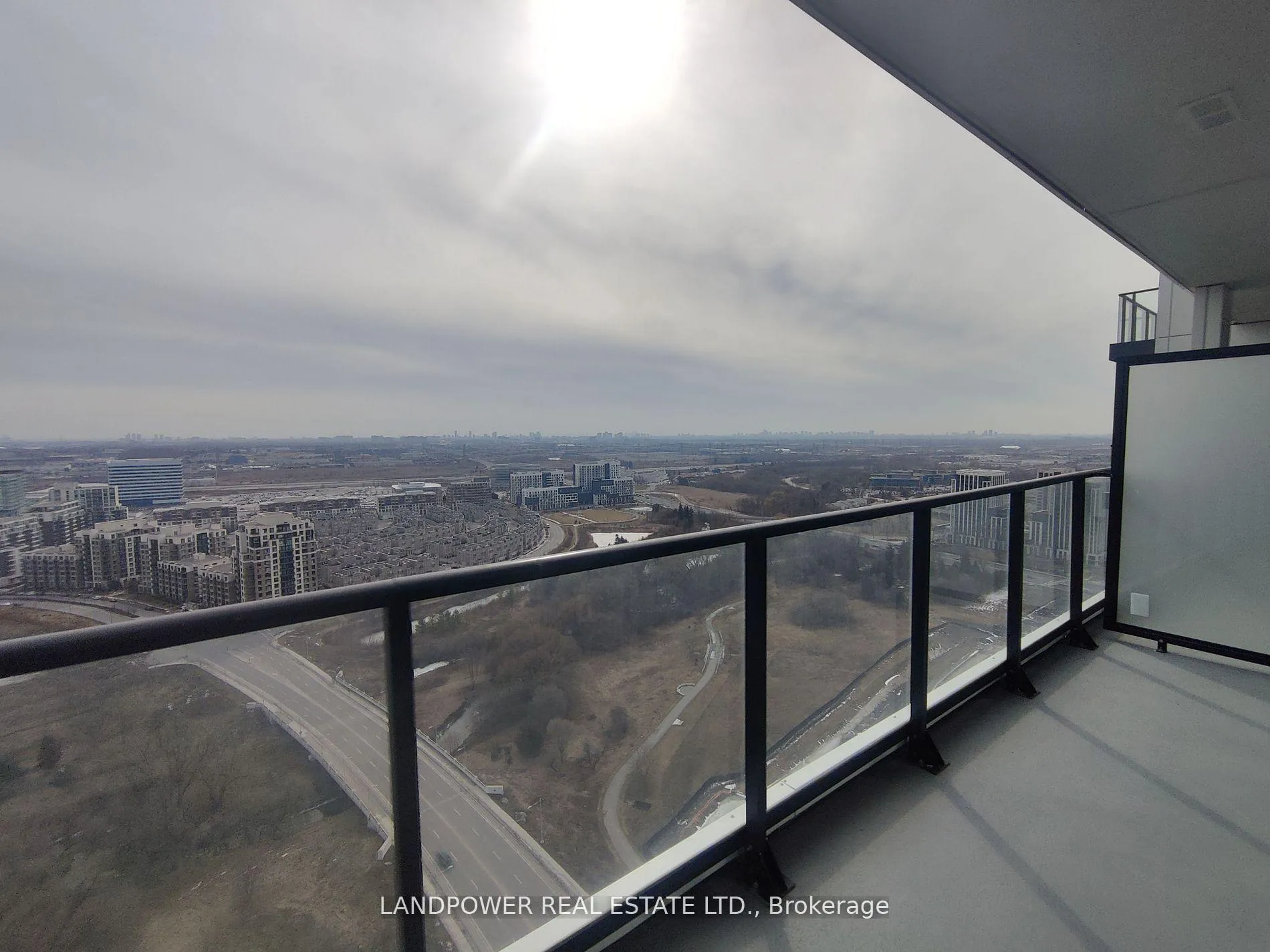 Photo 16 of Unit 3502, 8 Water Walk Drive S, Markham, Unionville — HOMEH