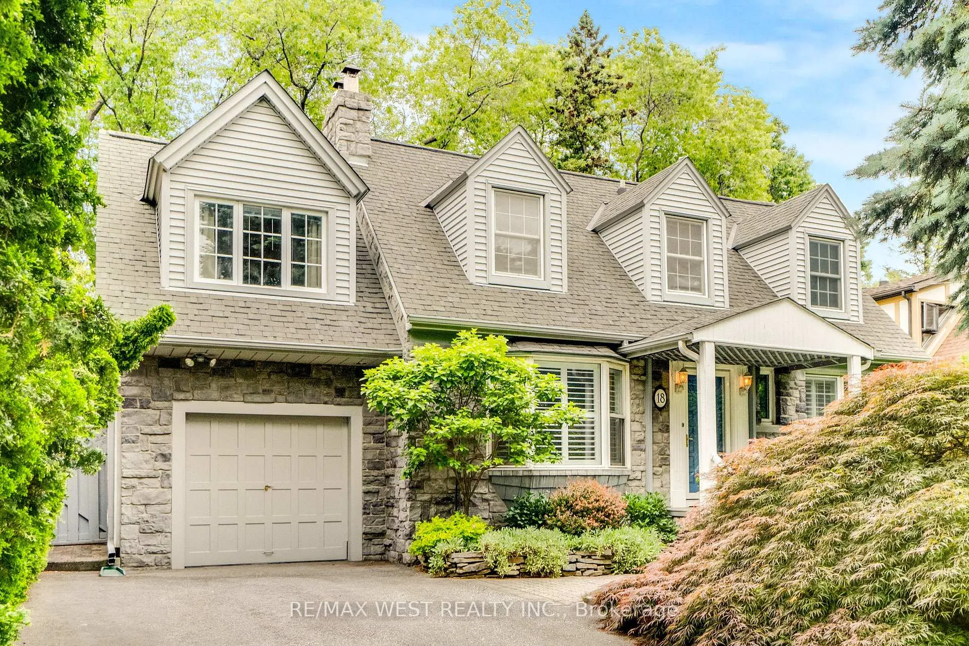 Front of 18 North Kingslea Drive