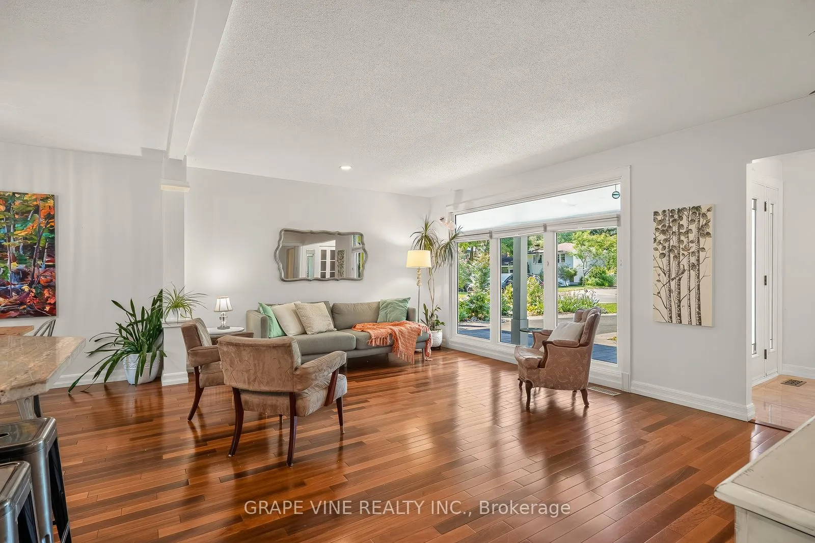 Photo 9 of 1961 Oakdean Crescent, Ottawa, Beacon Hill North — HOMEH